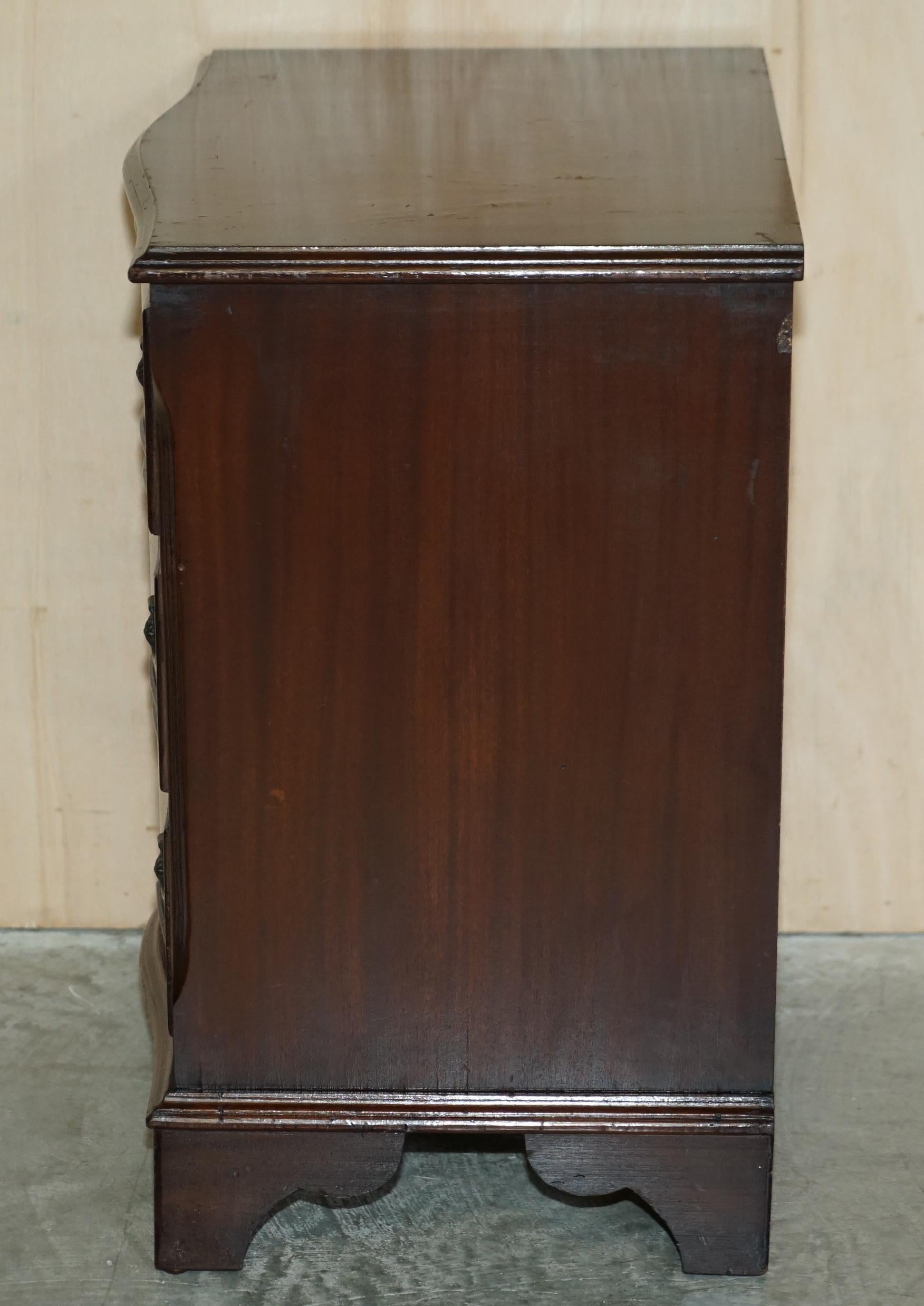 Pair of Hardwood Side End Lamp Table Sized Serpentine Fronted Chest of Drawers For Sale 2