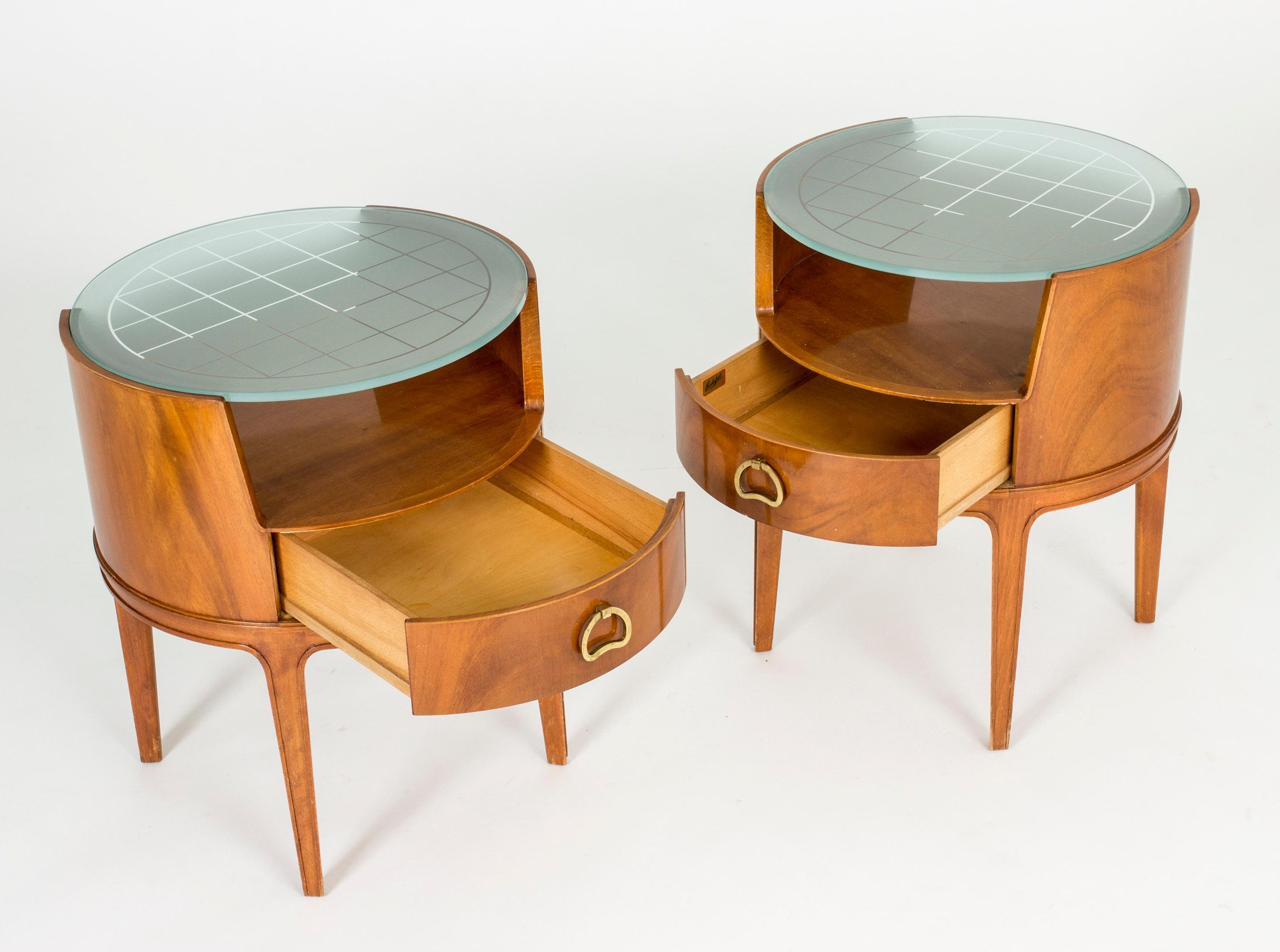 Pair of Mahogany Side Tables by Axel Larsson In Excellent Condition In Stockholm, SE
