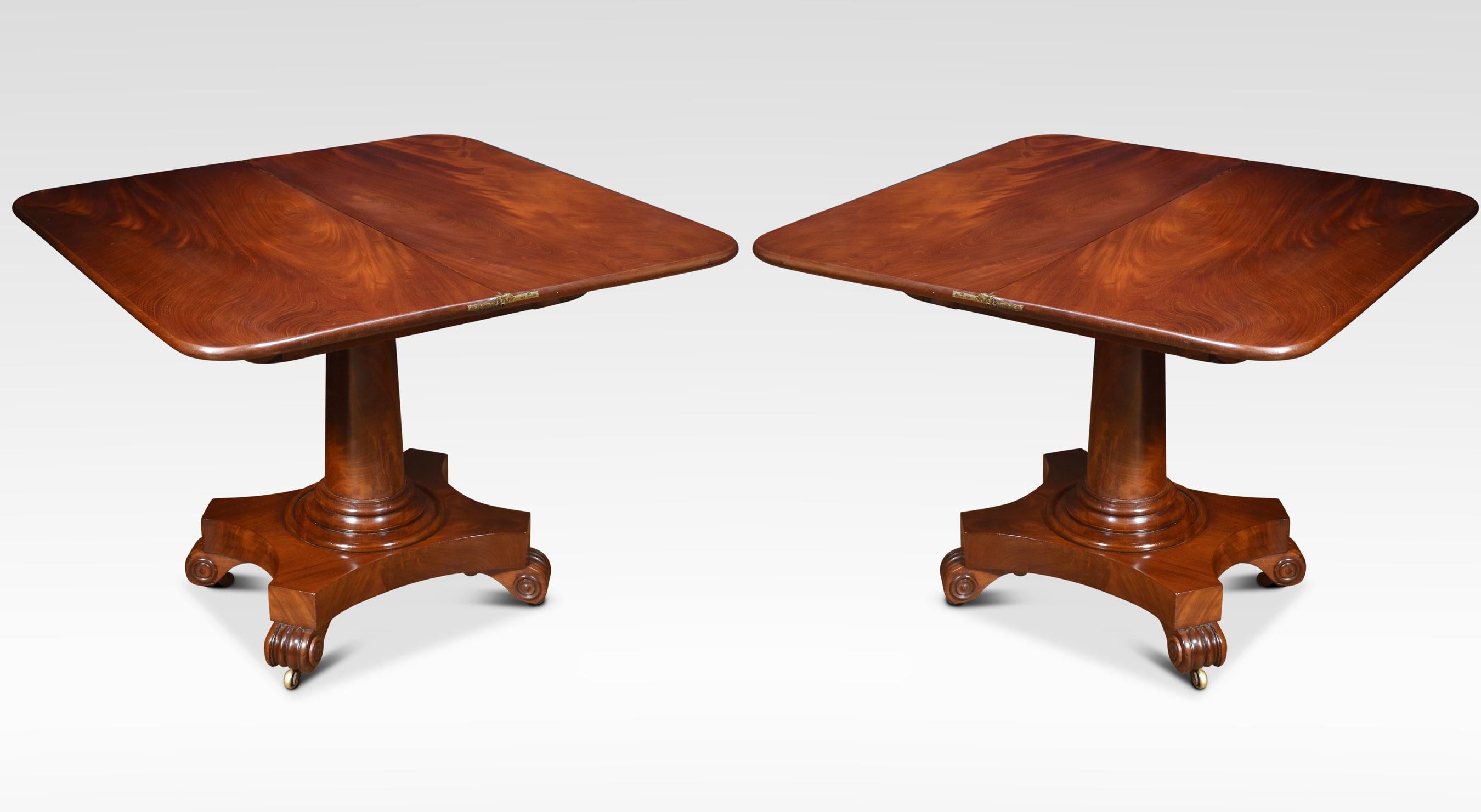 Wood Pair of Mahogany tea tables For Sale