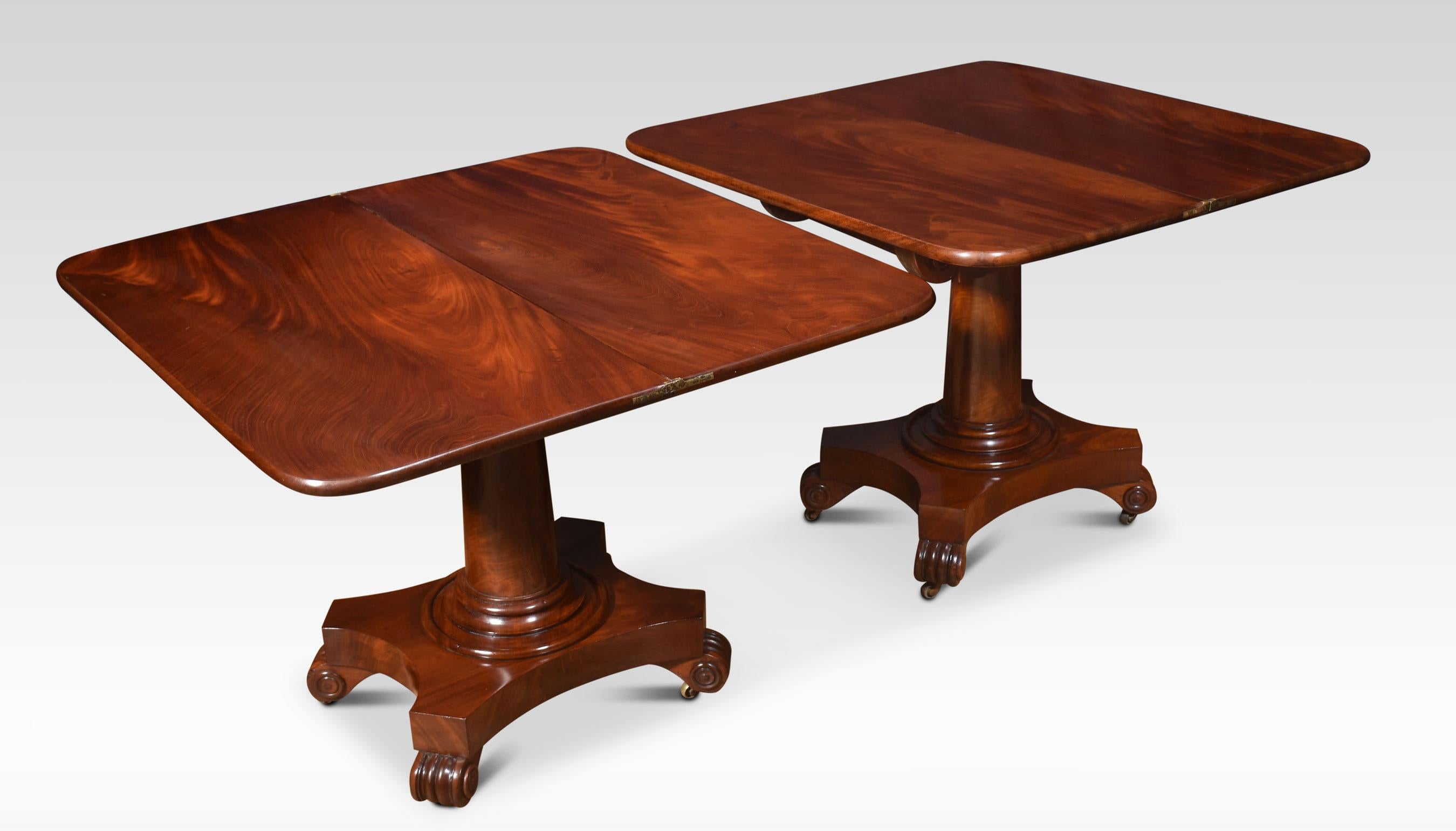Pair of Mahogany tea tables For Sale 1