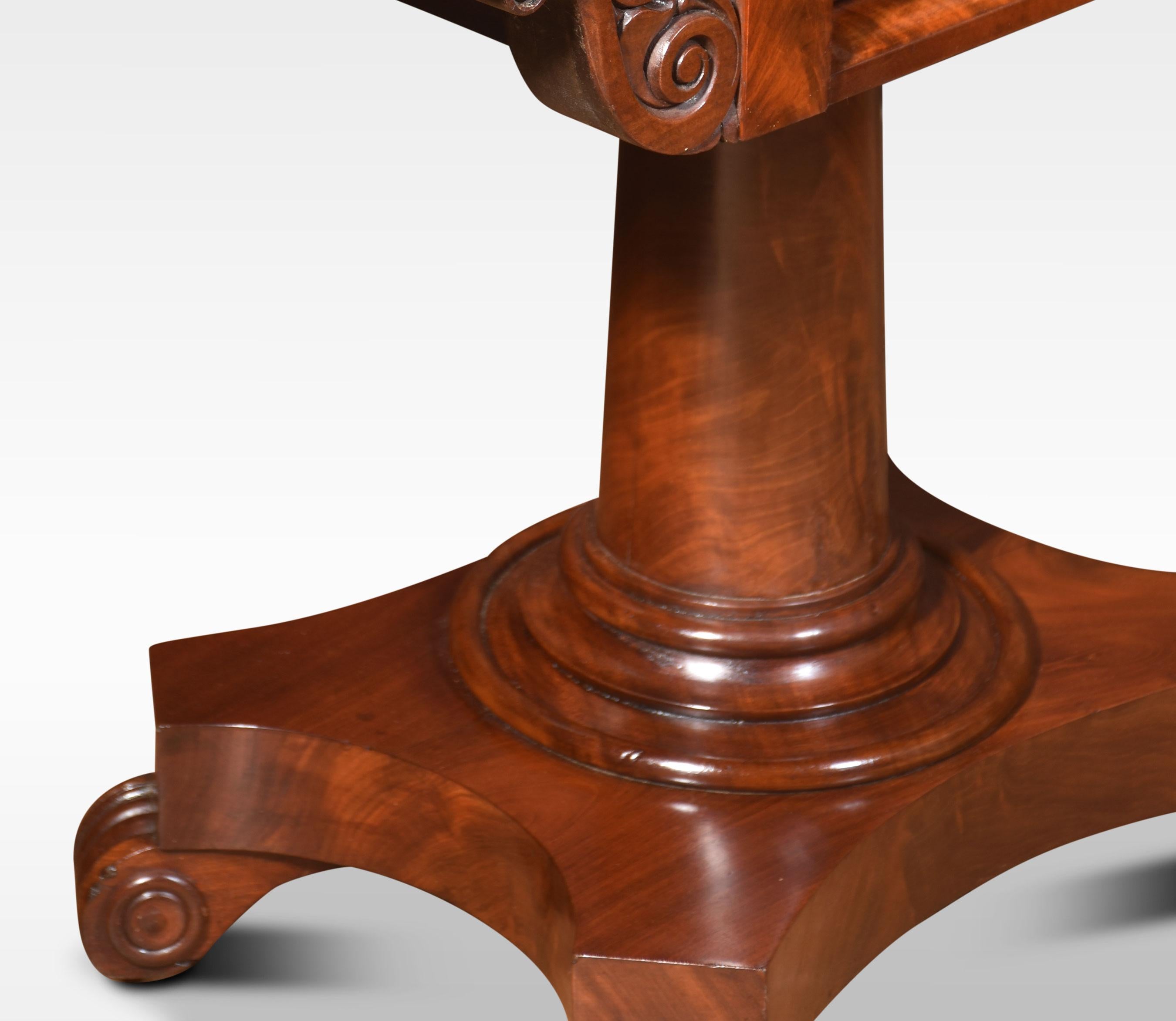 Pair of Mahogany tea tables For Sale 2