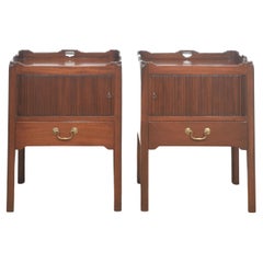 Coppia di comodini a vassoio in mogano