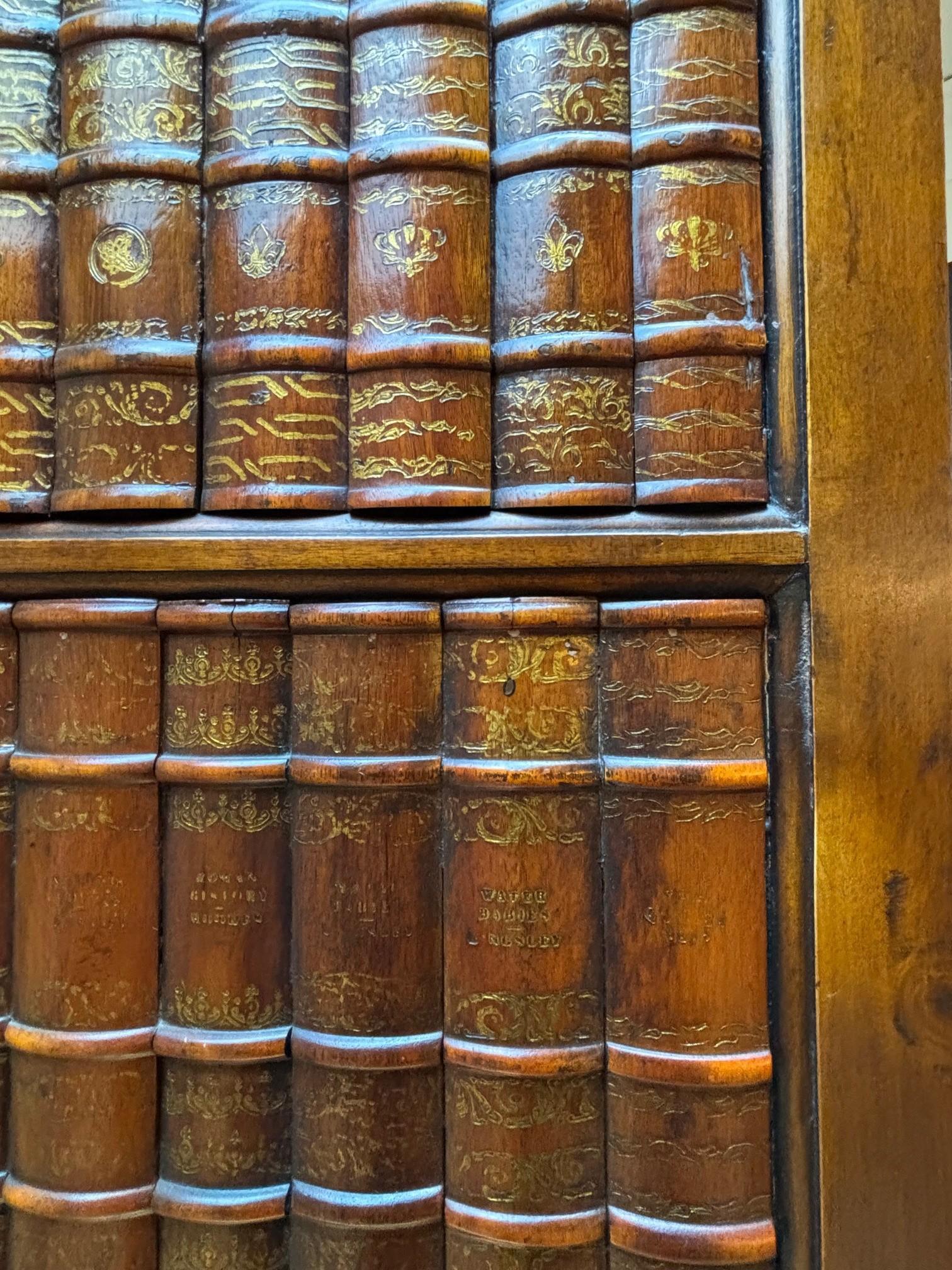 Coppia di paraventi da pavimento a due pieghe in mogano in vendita 7