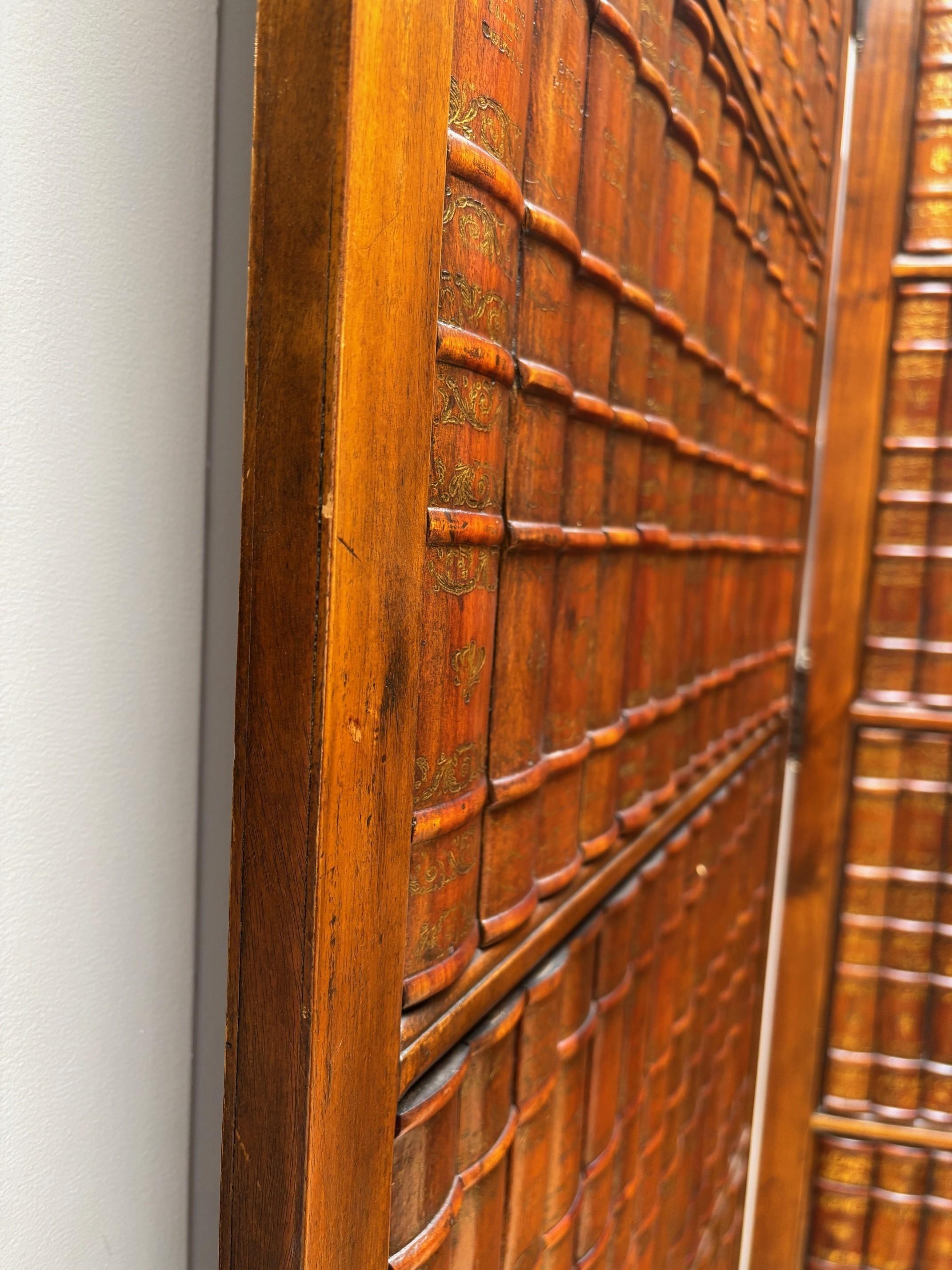 Legno Coppia di paraventi da pavimento a due pieghe in mogano in vendita