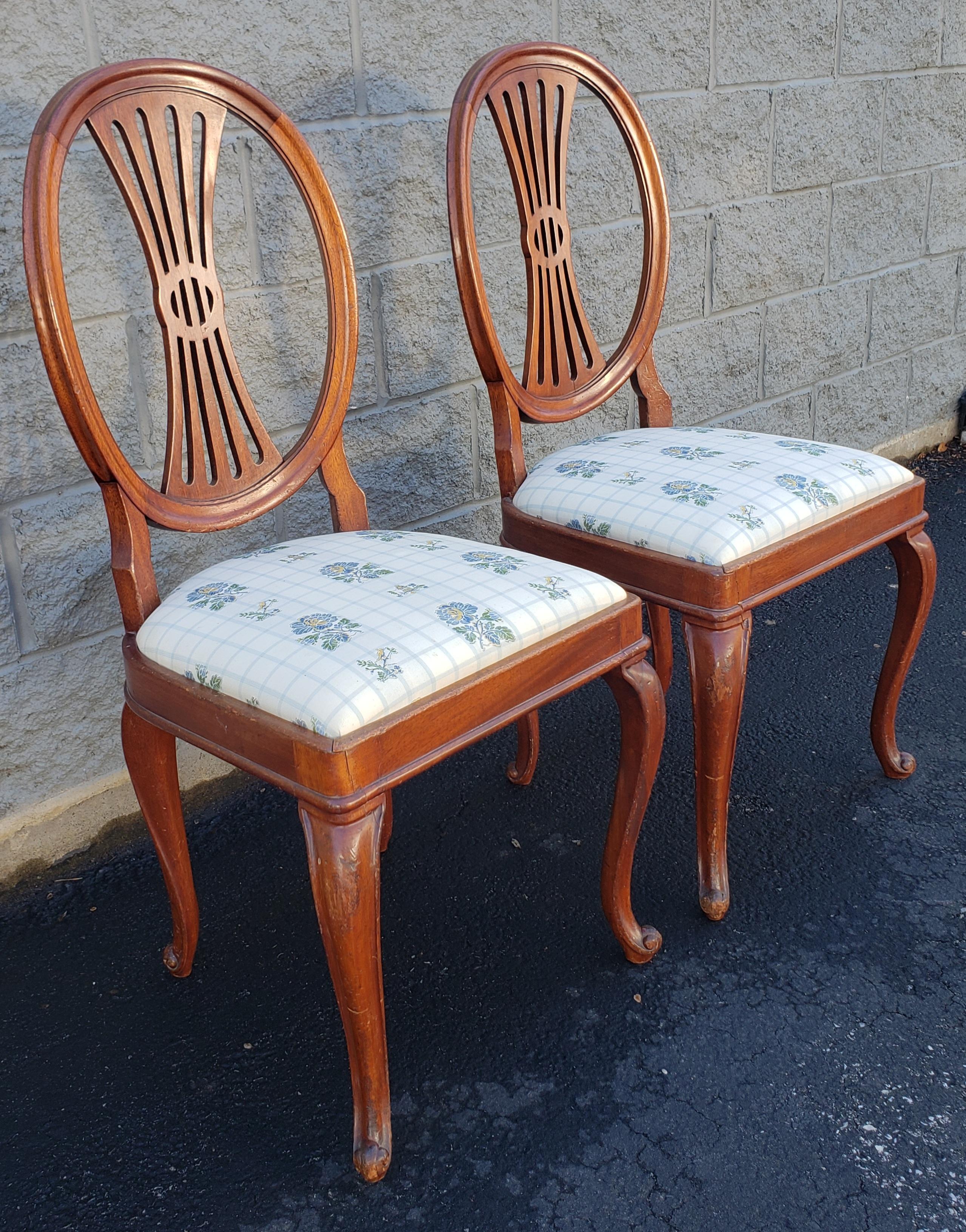 Late 20th Century Pair of Mahogany Upholstered Shieldback Chairs For Sale