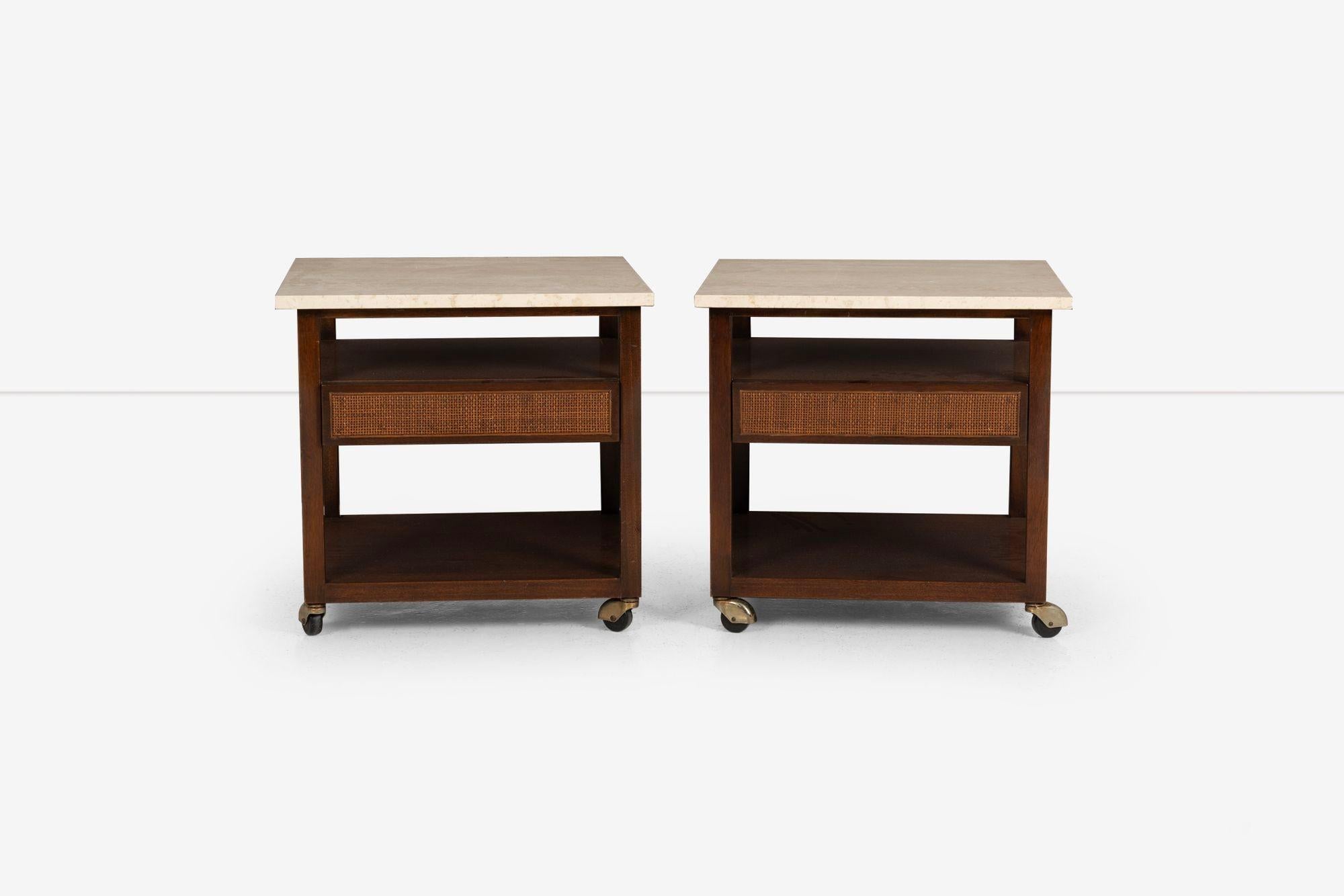 Paire de tables d'appoint/tables de chevet Harvey Probber en bois d'acajou et travertin 1960 Bon état - En vente à Chicago, IL