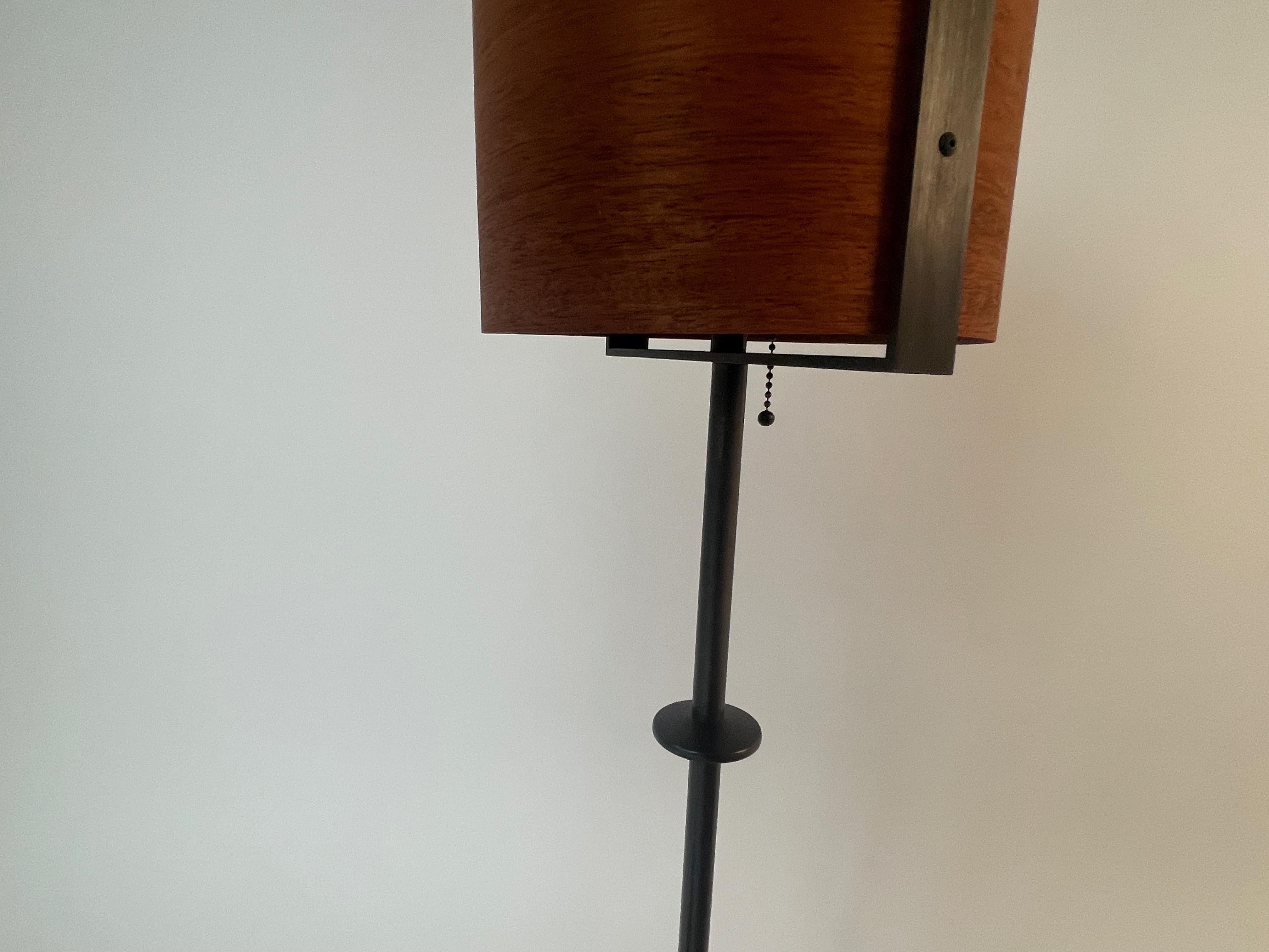 Paire de lampes de buffet en placage de bois d'acajou avec cadre en bronze noirci en vente 4