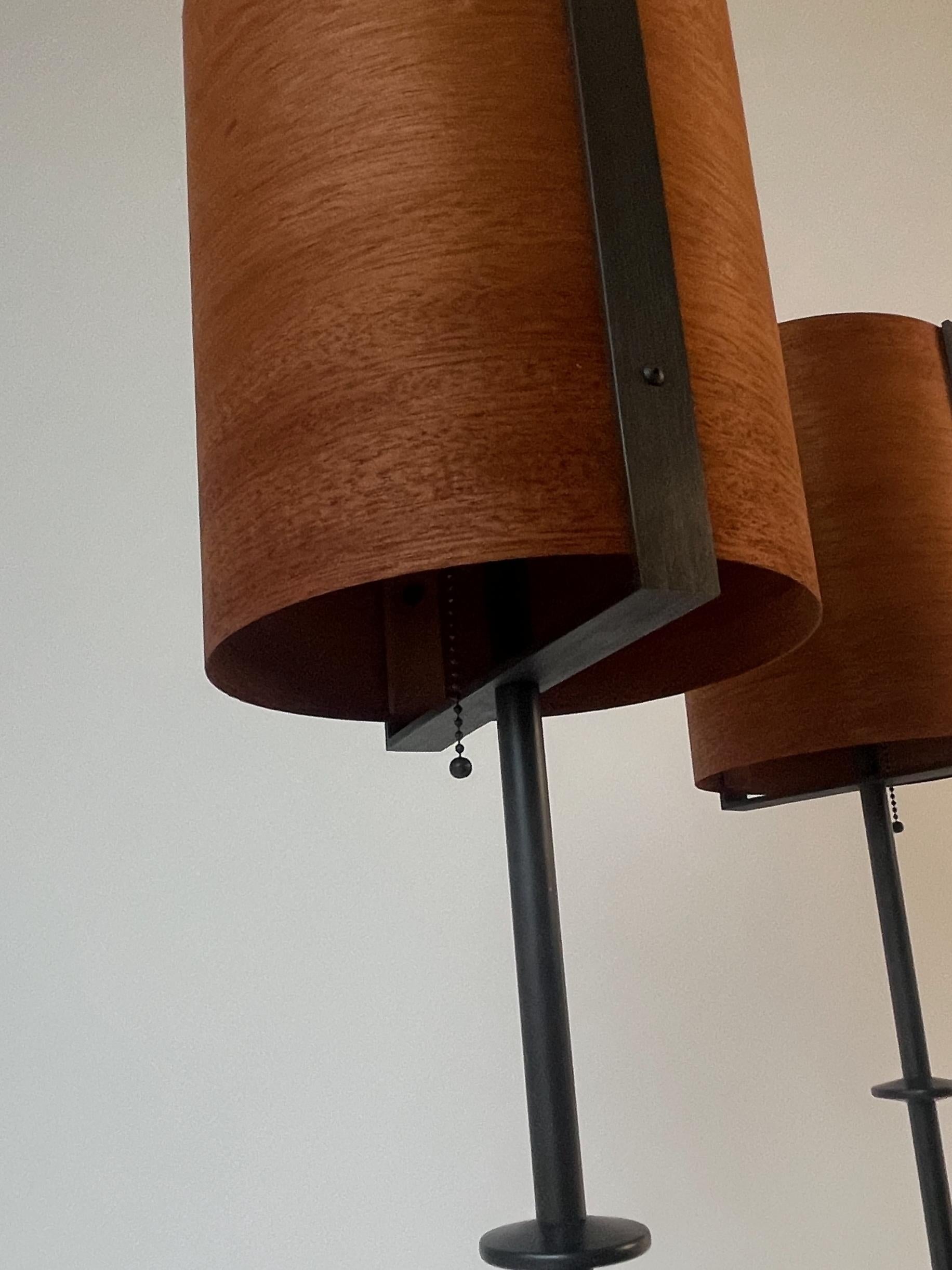 Paire de lampes de buffet en placage de bois d'acajou avec cadre en bronze noirci Neuf - En vente à Bangall, NY