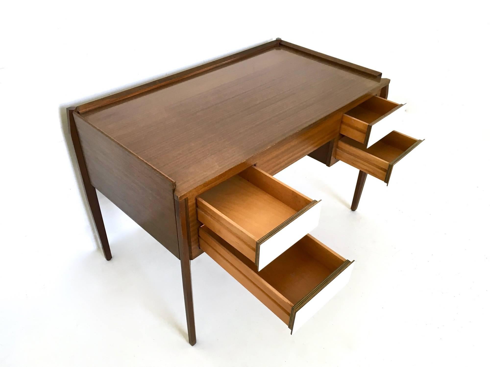 Pair of Mahogany Writing Desks in the Style of Gio Ponti, Italy, 1950s-1960s 2