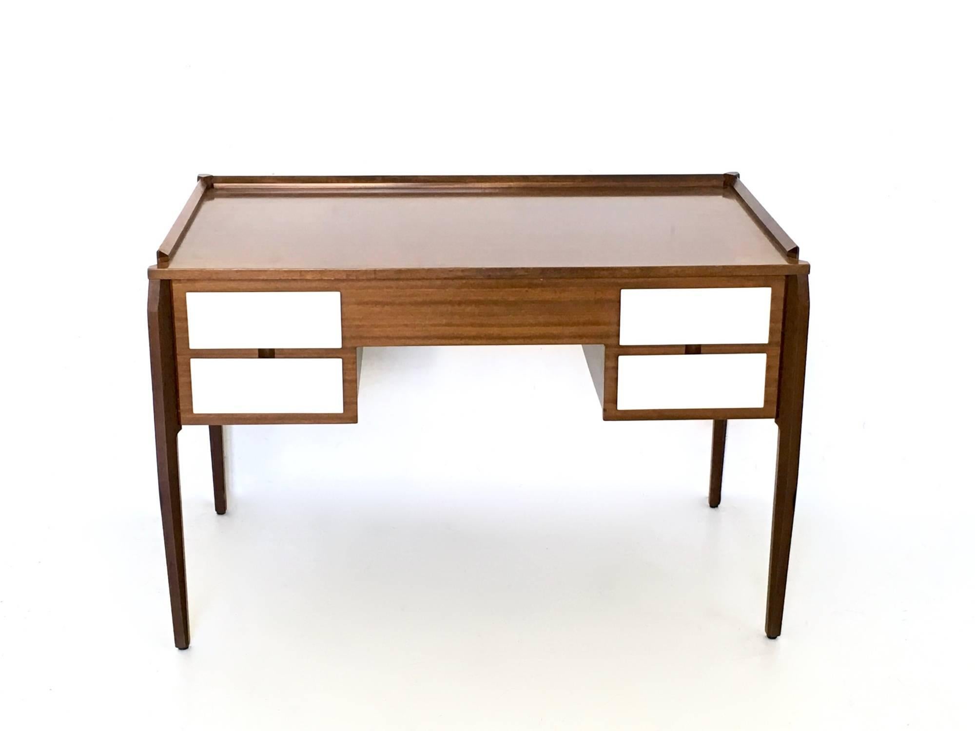 Veneer Pair of Mahogany Writing Desks in the Style of Gio Ponti, Italy, 1950s-1960s