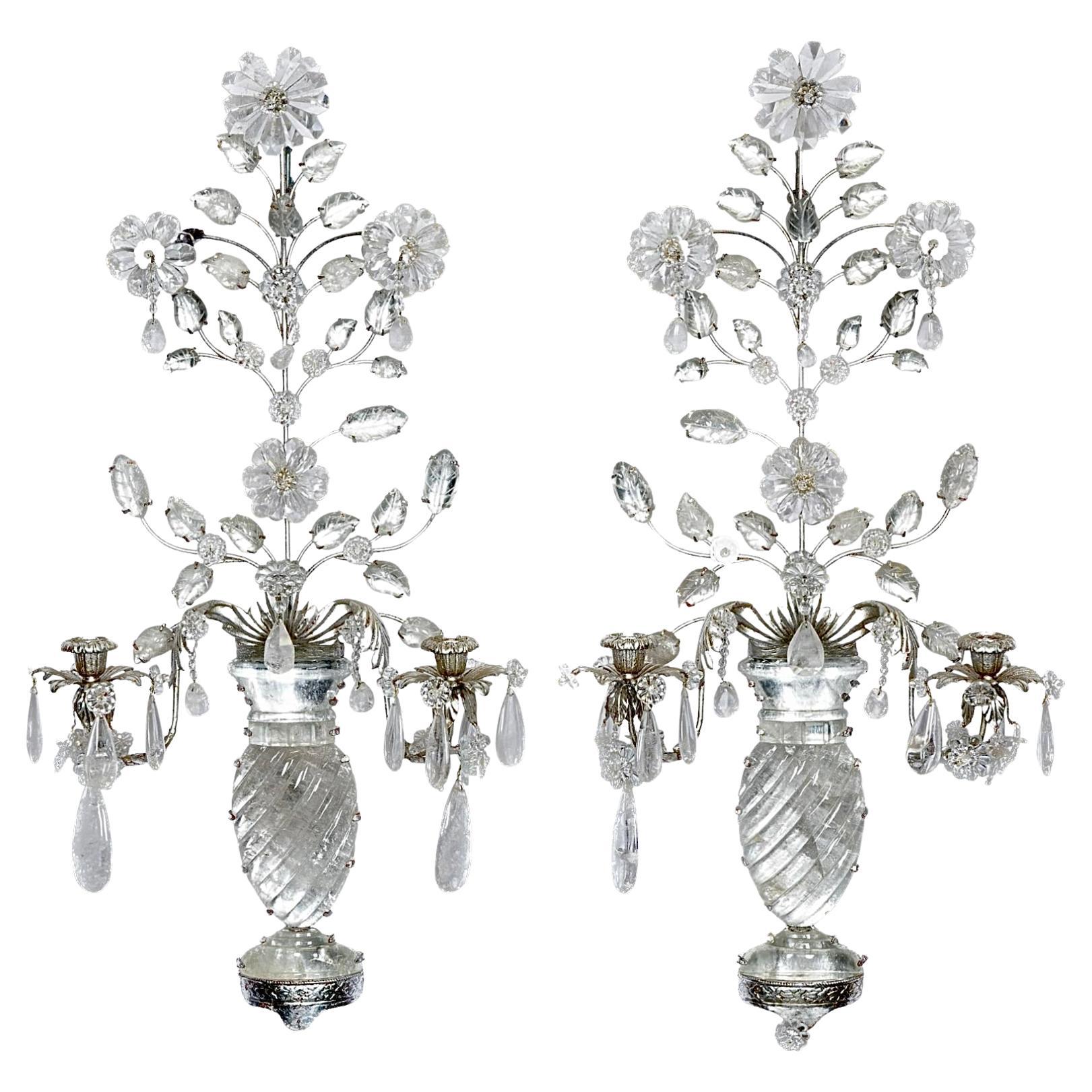 Paar Maison Baguès Stil Silber Metall und Bergkristall Zwei Licht Wandleuchter im Angebot