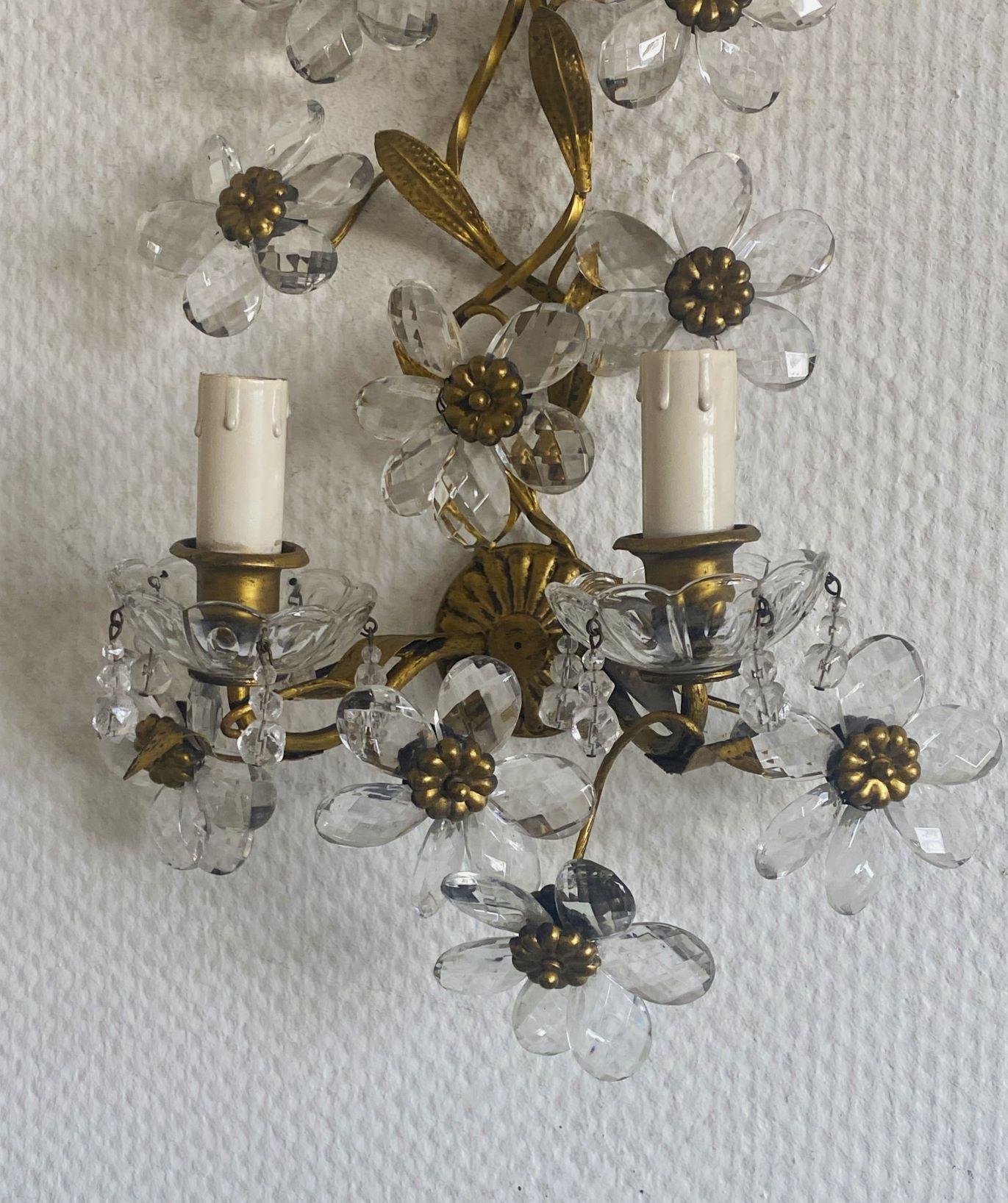 Paar Maison Baguès Wandleuchter aus Schmiedeeisen mit Blumen aus klarem Kristall, 1920er Jahre im Angebot 4
