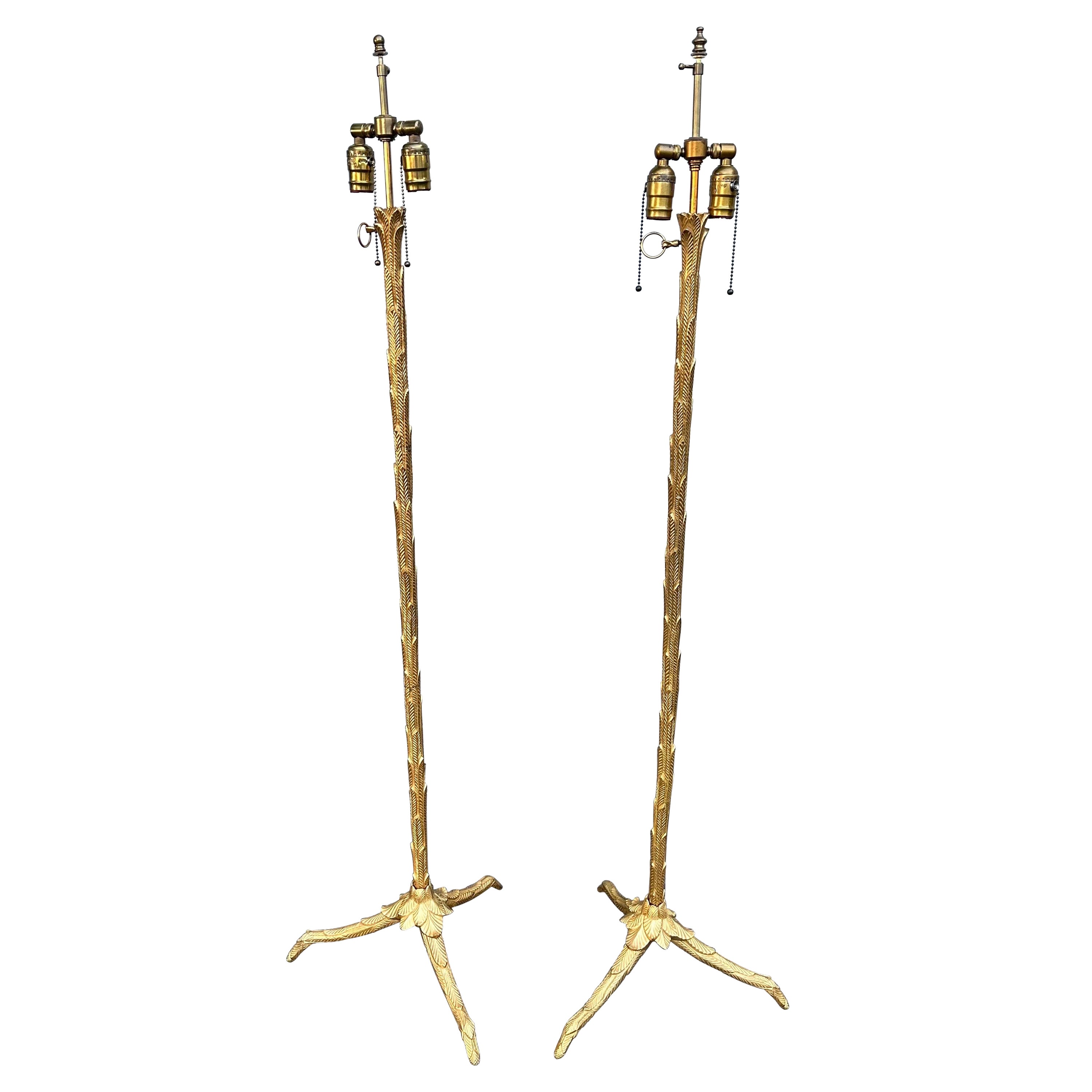 Paire de lampadaires français en bronze doré de la Maison Charles