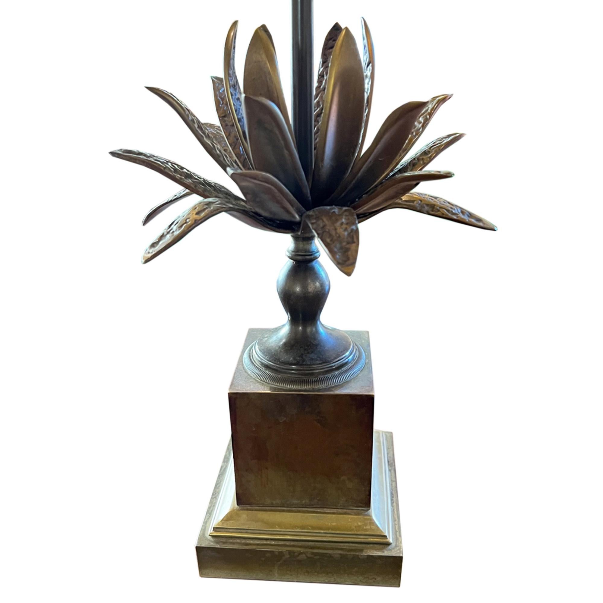 Mid-Century moderno Coppia di lampade da tavolo Agave in stile Maison Charles in vendita