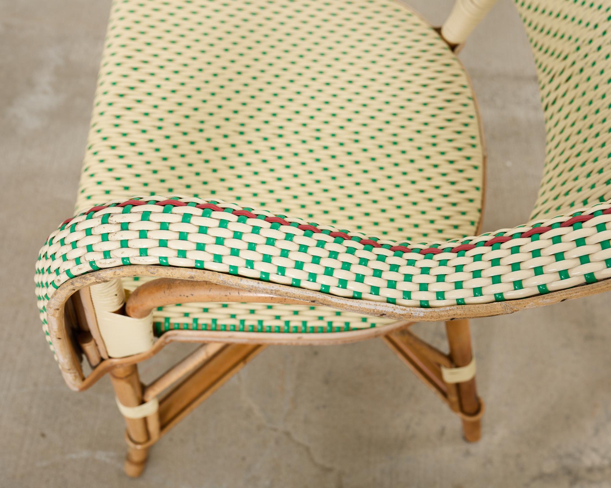 Paar Maison Gatti Haussman Rattan geflochtene Bistro-Sessel im Angebot 1