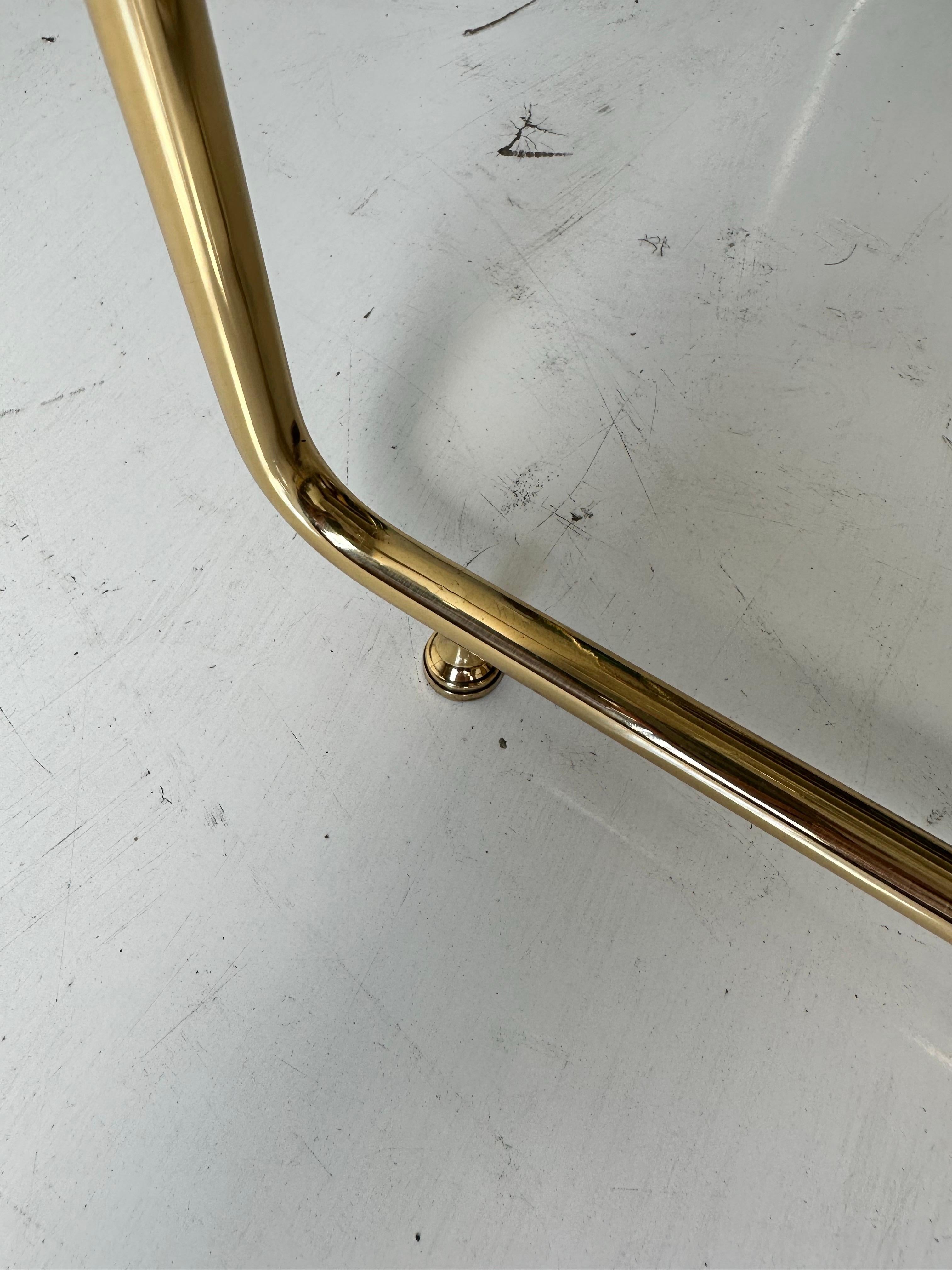 Paire de Maison Jansen  Lampadaire réglable en laiton, circa 1960 en vente 9