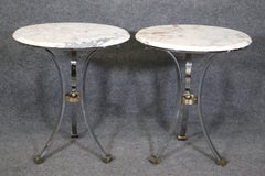 Paire de guéridons à plateau en marbre attribués à la Maison Jansen, tables d'appoint