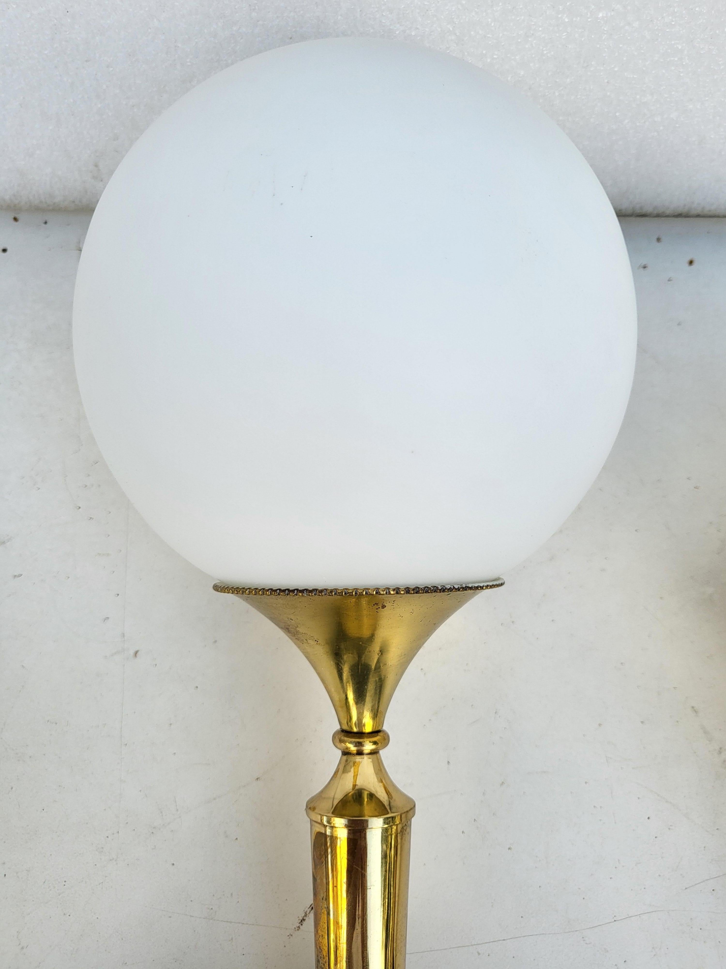 Metà XX secolo Coppia di Arbus Style  Applique a mano in bronzo francese in vendita