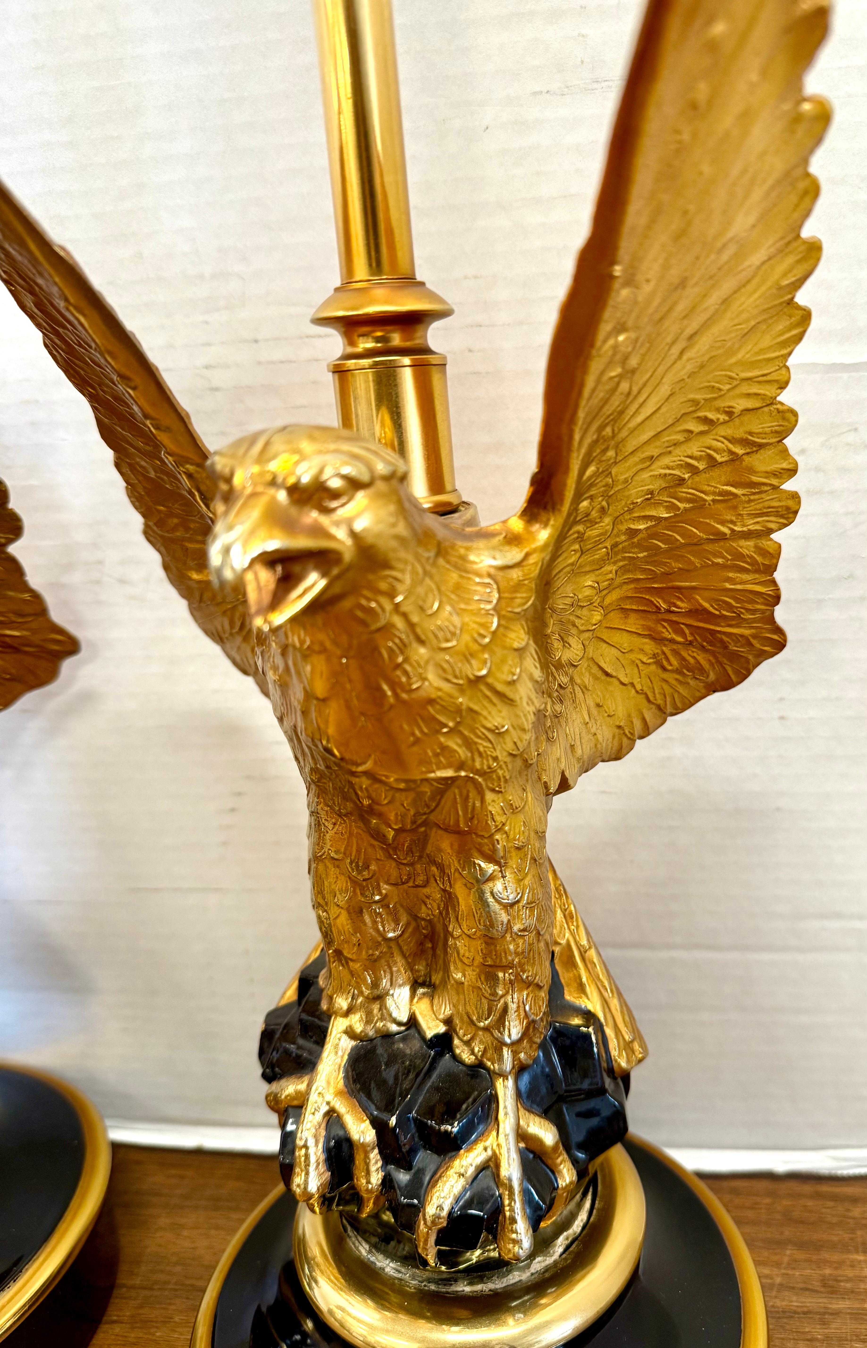 Paar Maison Jansen Eagle Statement-Lampen aus vergoldeter Bronze im Angebot 2