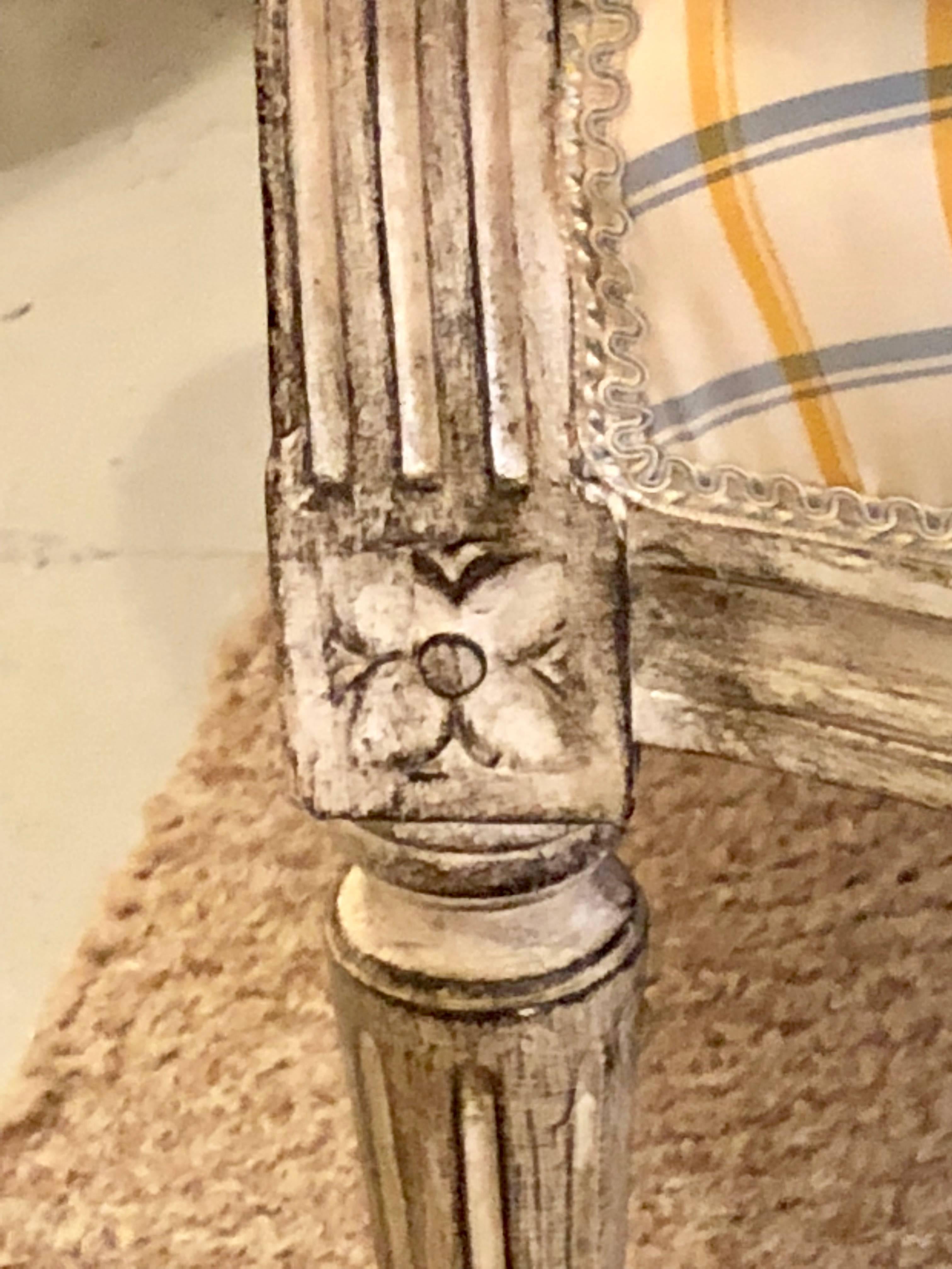 20ième siècle Paire de chaises bergères de style Louis XVI de Maison Jansen en tissu Burberry Fashion