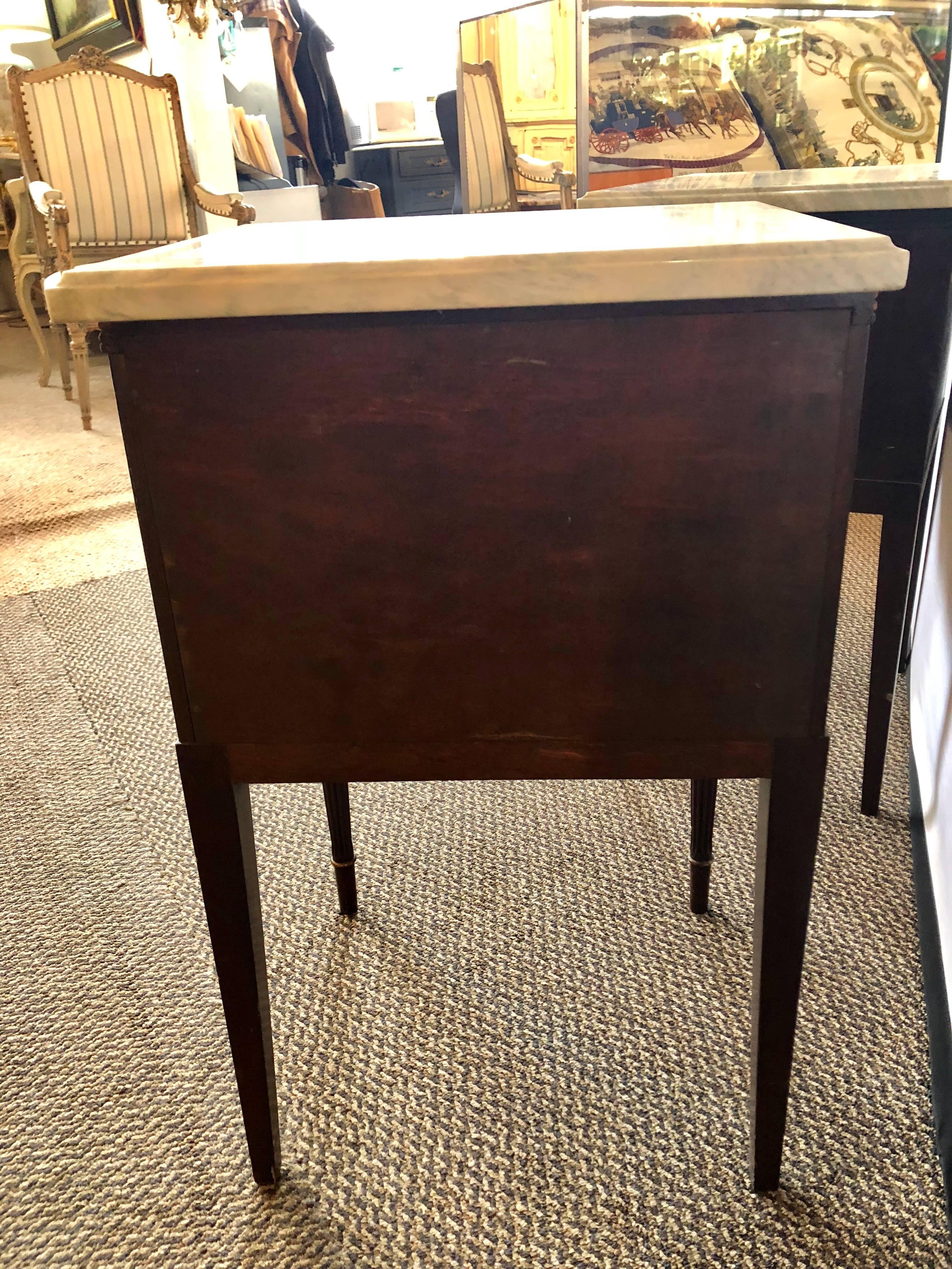 Pair of Maison Jansen Mahogany Marble-Top Nightstands or End Tables 9