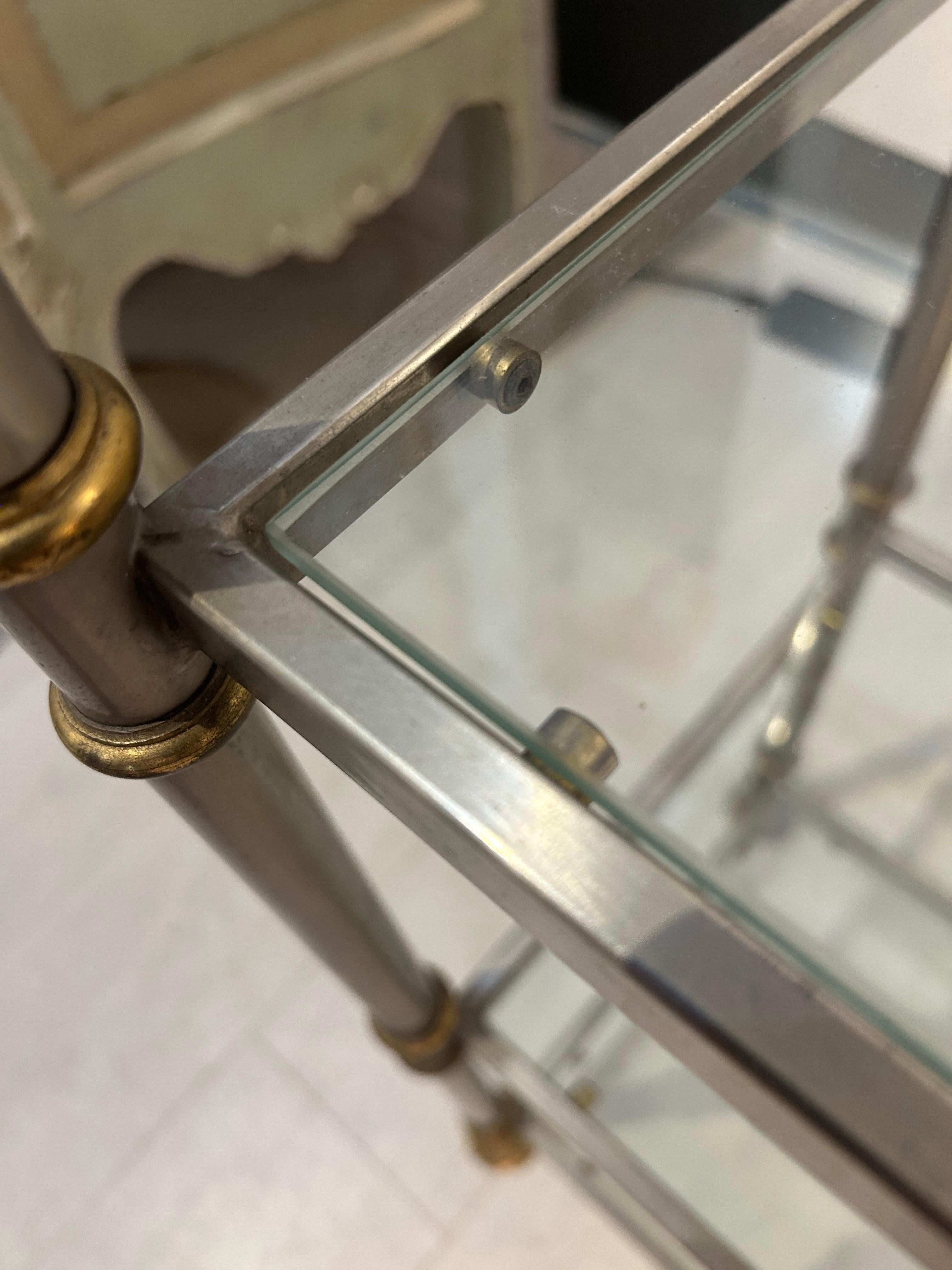 Paire d'étagères en acier brossé et laiton de la Maison Jansen Paris, à six niveaux en vente 11