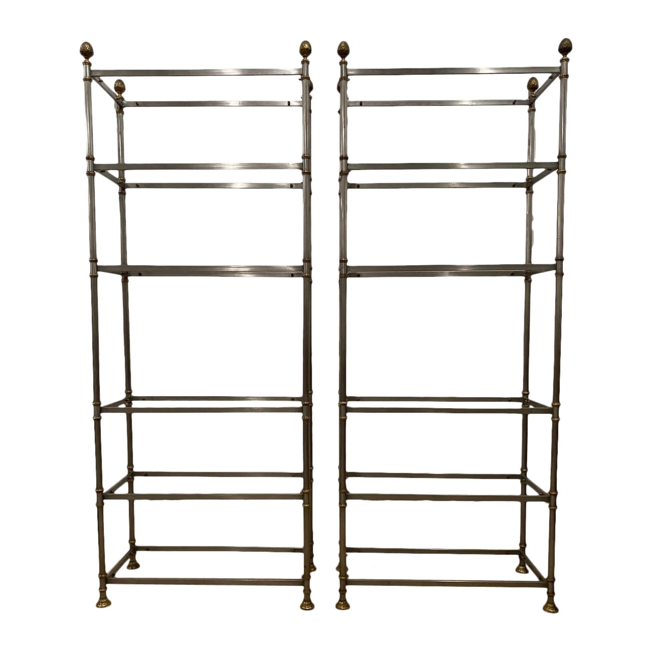 Paire d'étagères en acier brossé et laiton de la Maison Jansen Paris, à six niveaux en vente