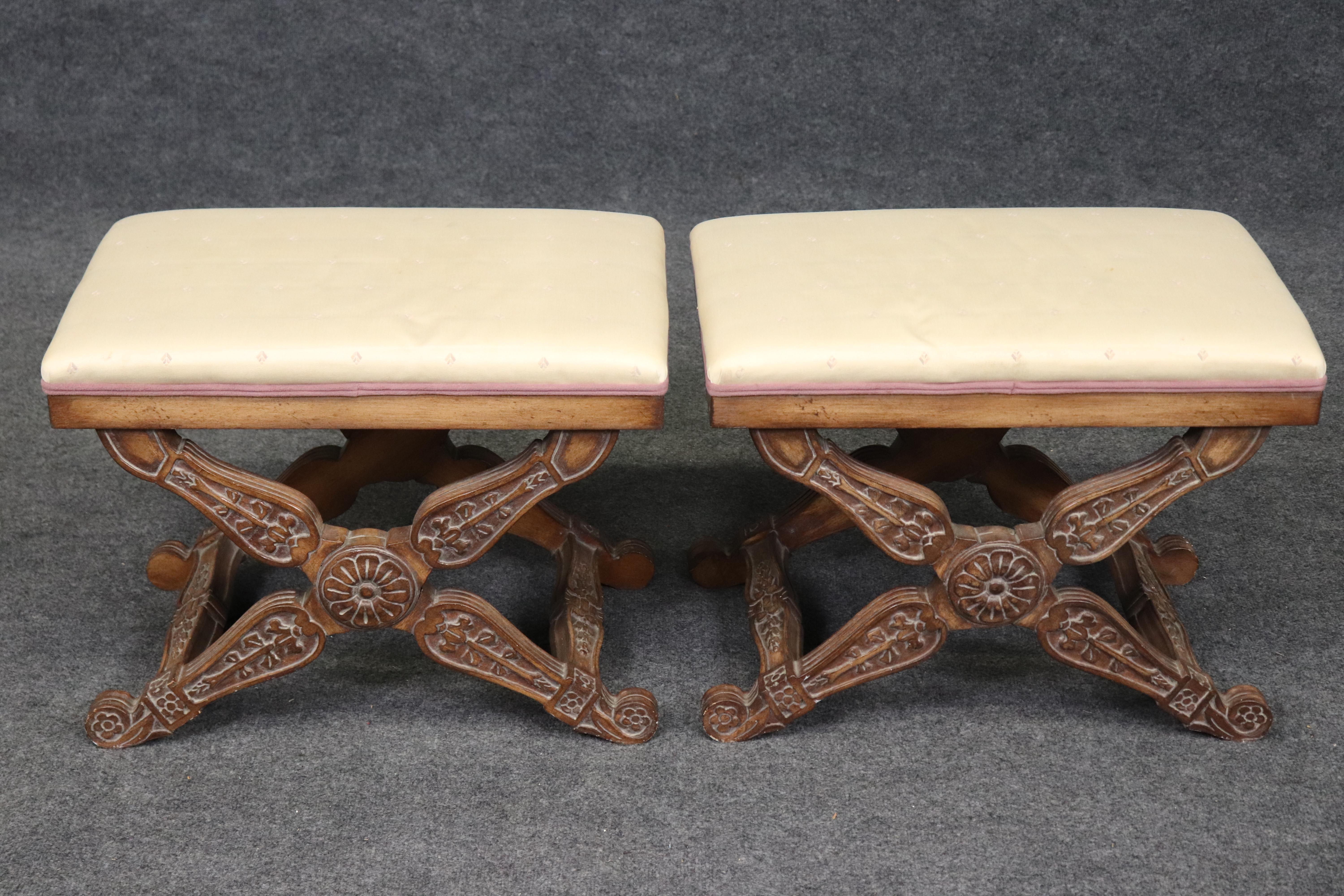 Direttorio Pair of Maison Jansen Style Carved Walnut X Form Stools Benches in vendita
