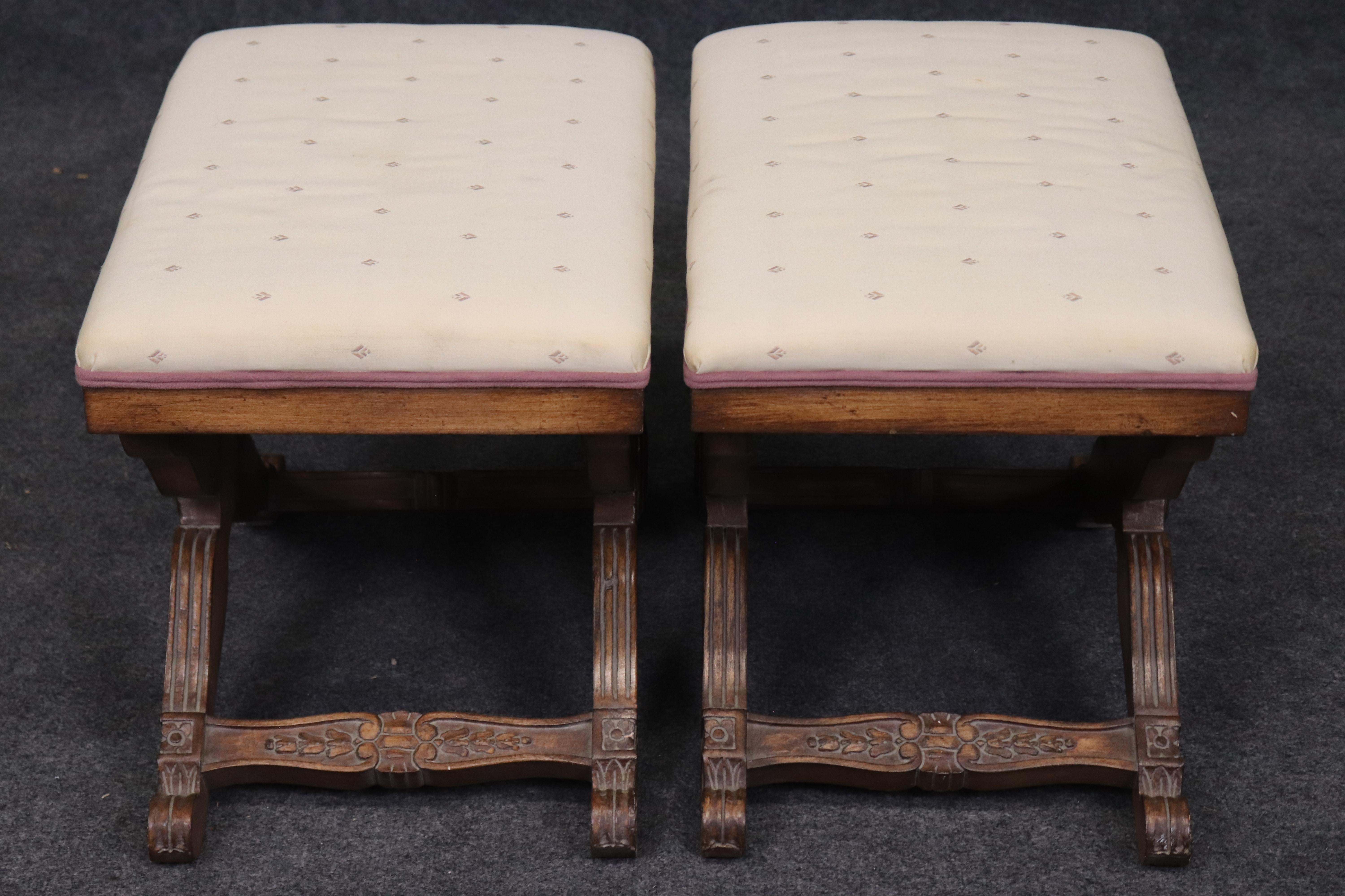 Francese Pair of Maison Jansen Style Carved Walnut X Form Stools Benches in vendita