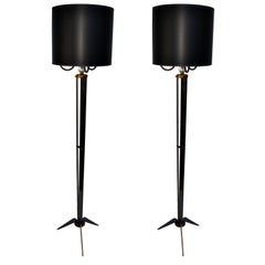 Paire de lampadaires français de style Maison Jansen à 3 bras en laiton, métal à canon et cristal