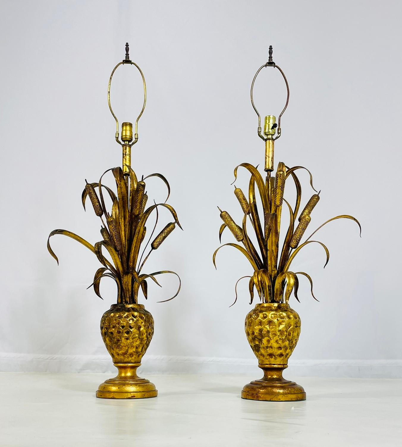 Pair of Maison Jansen Style Gilt Metal Lamps with Cattail Motif – France 1950's (Französisch) im Angebot