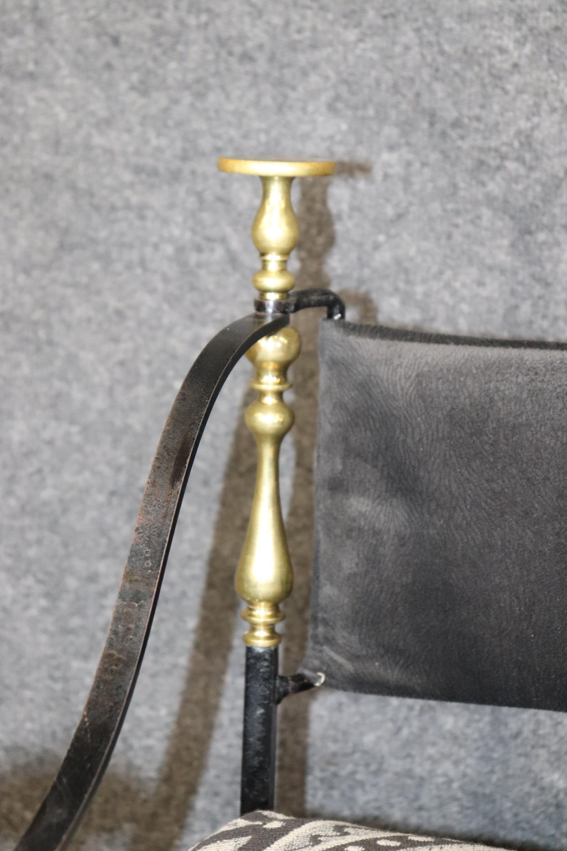 Pair of Maison Jansen Style Wrought Iron and Brass Savonarolla Armchairs For Sale 5