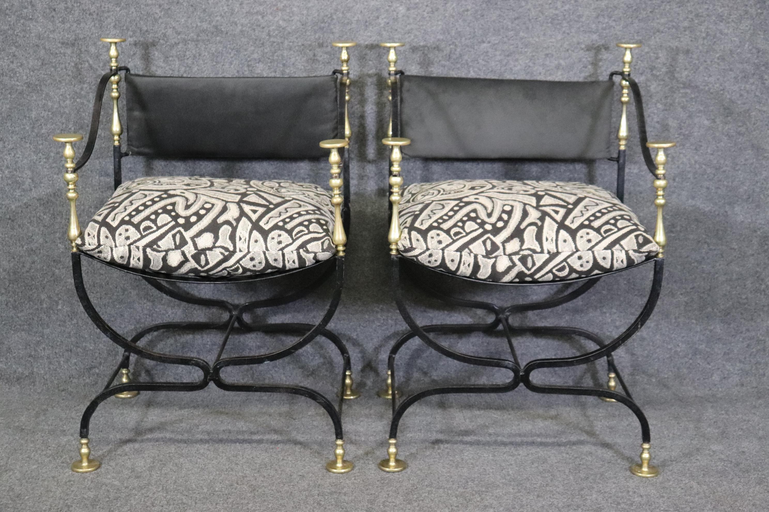 Pair of Maison Jansen Style Wrought Iron and Brass Savonarolla Armchairs In Good Condition For Sale In Swedesboro, NJ