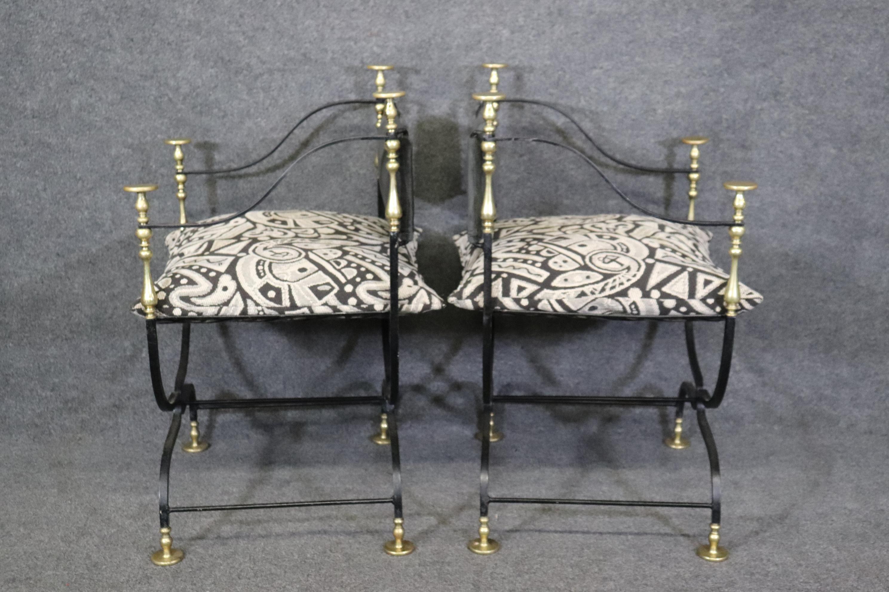 Mid-20th Century Pair of Maison Jansen Style Wrought Iron and Brass Savonarolla Armchairs For Sale