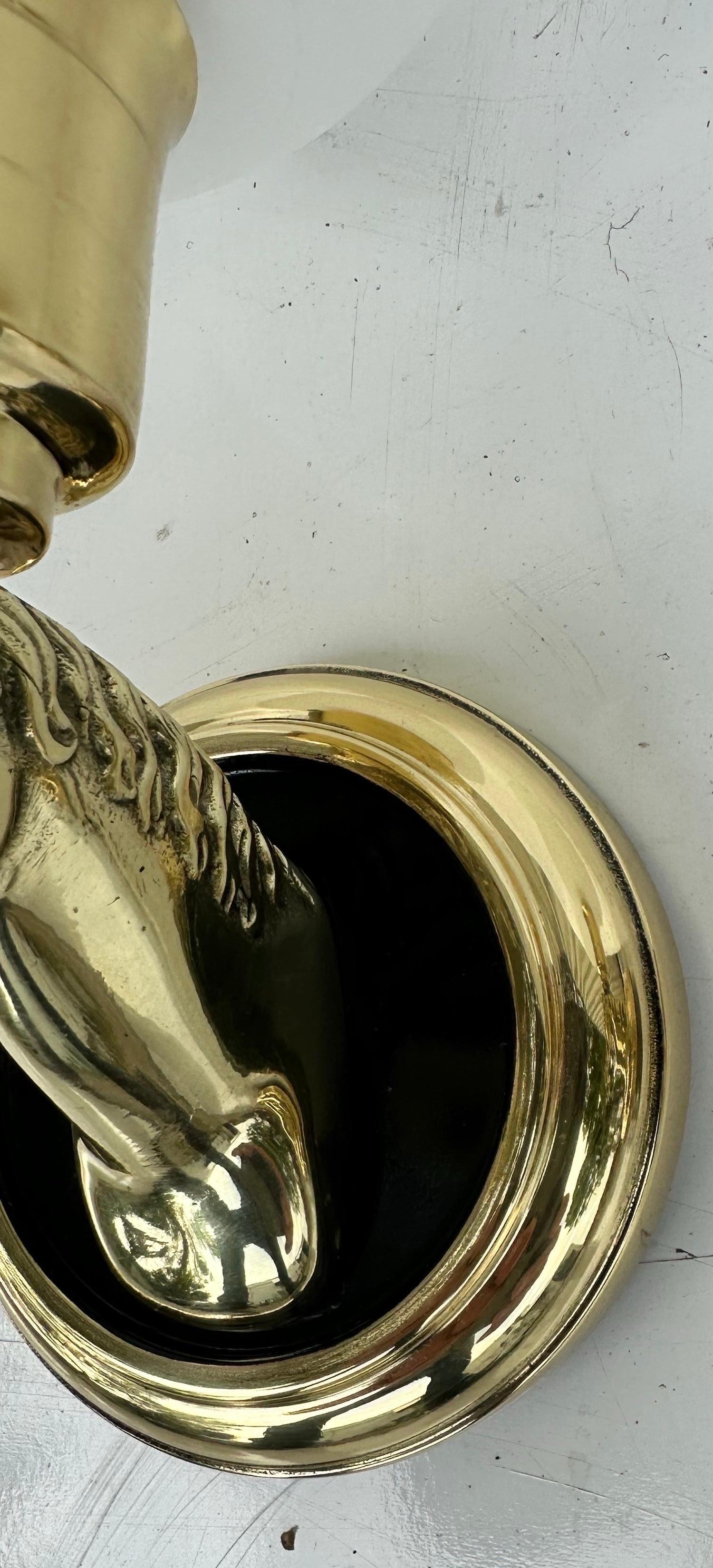 Paire d'appliques à cheval en laiton de la Maison Lancel en vente 1