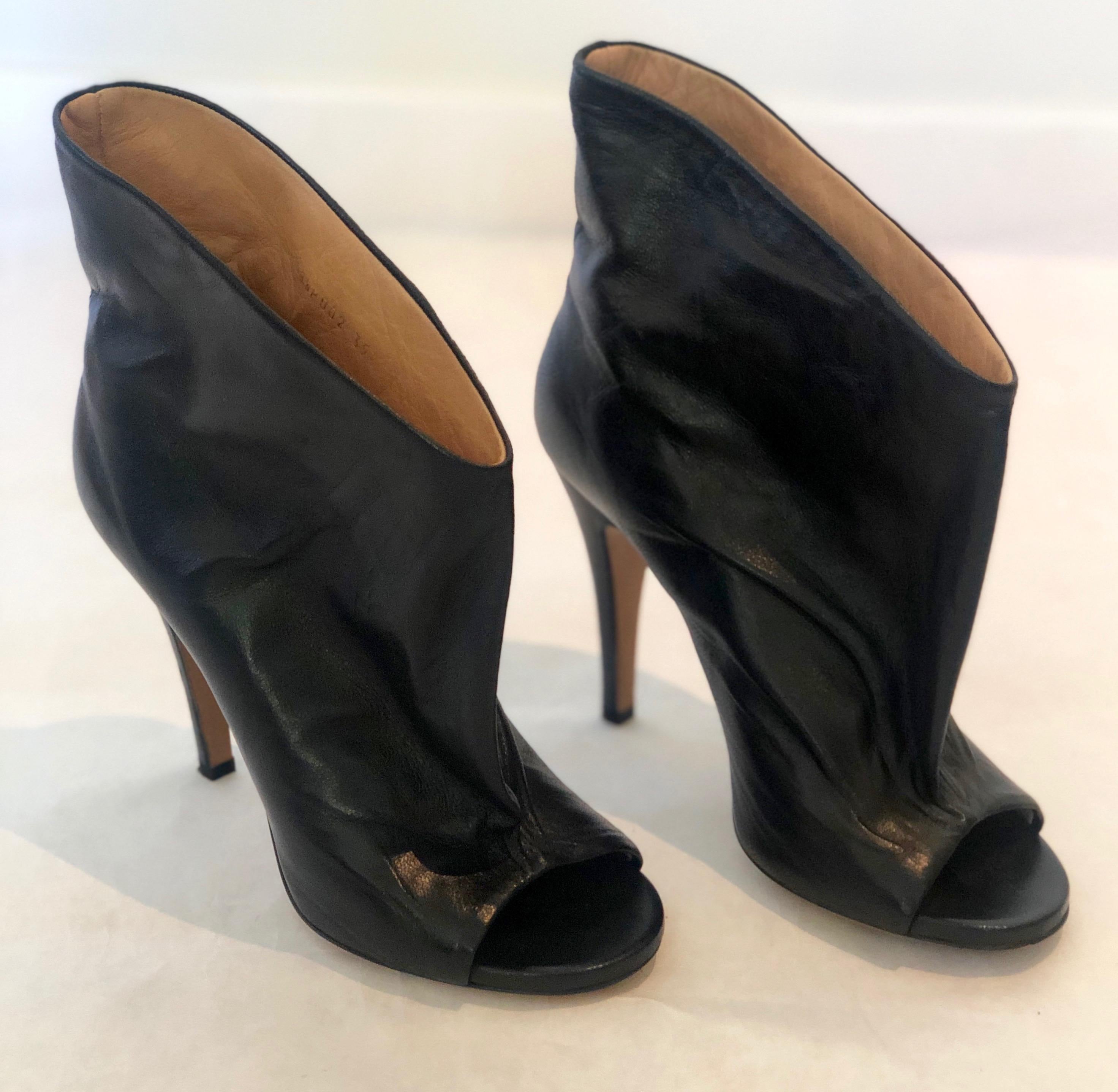 Pair of Maison Martin Margiala Black Open Toe Ankle Boots w/ Wide Unfitted Top  In Good Condition For Sale In Houston, TX