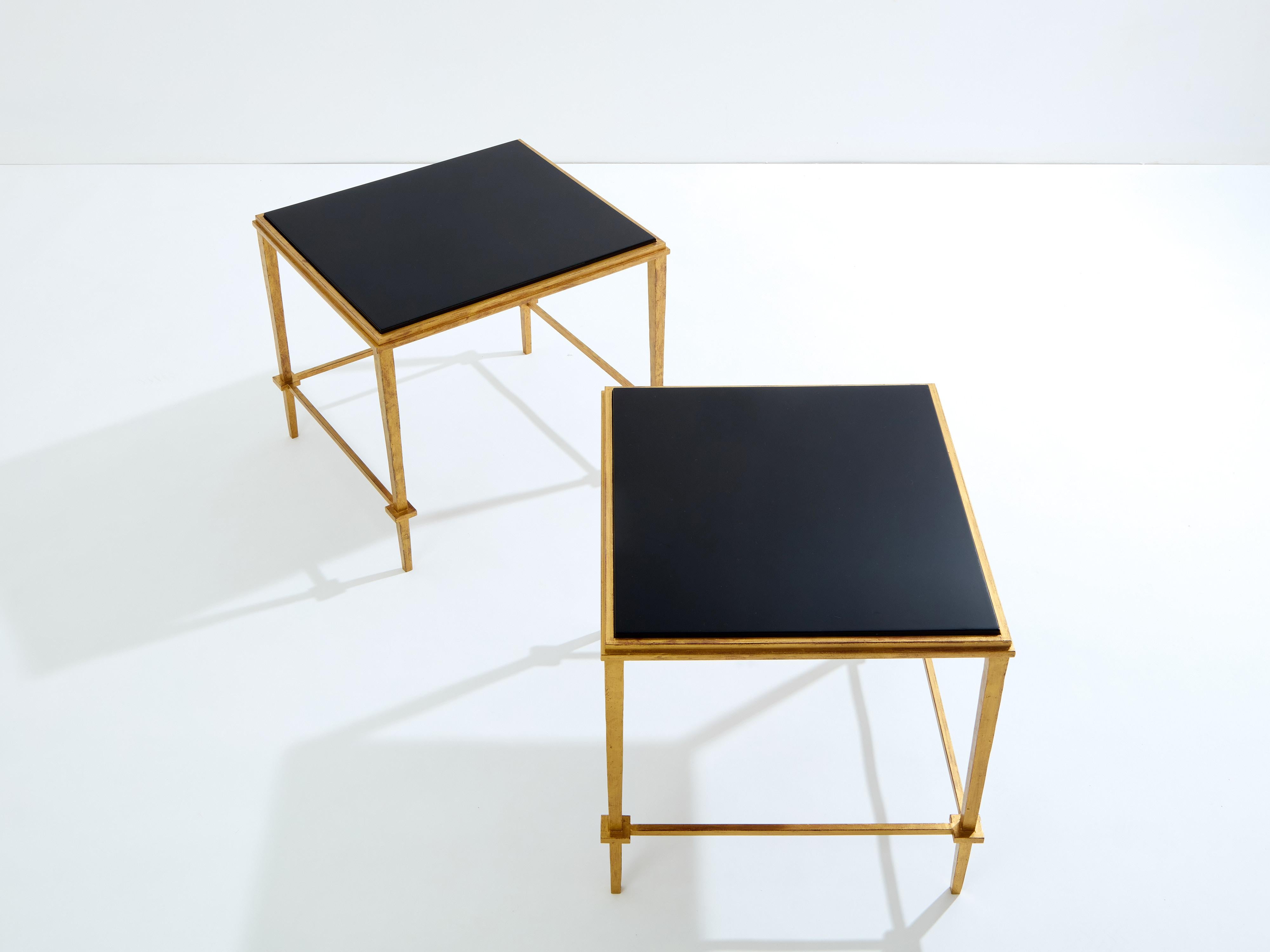 Paar Beistelltische von Maison Ramsay aus vergoldetem Eisen und schwarzem Lack, 1950 (Moderne der Mitte des Jahrhunderts) im Angebot