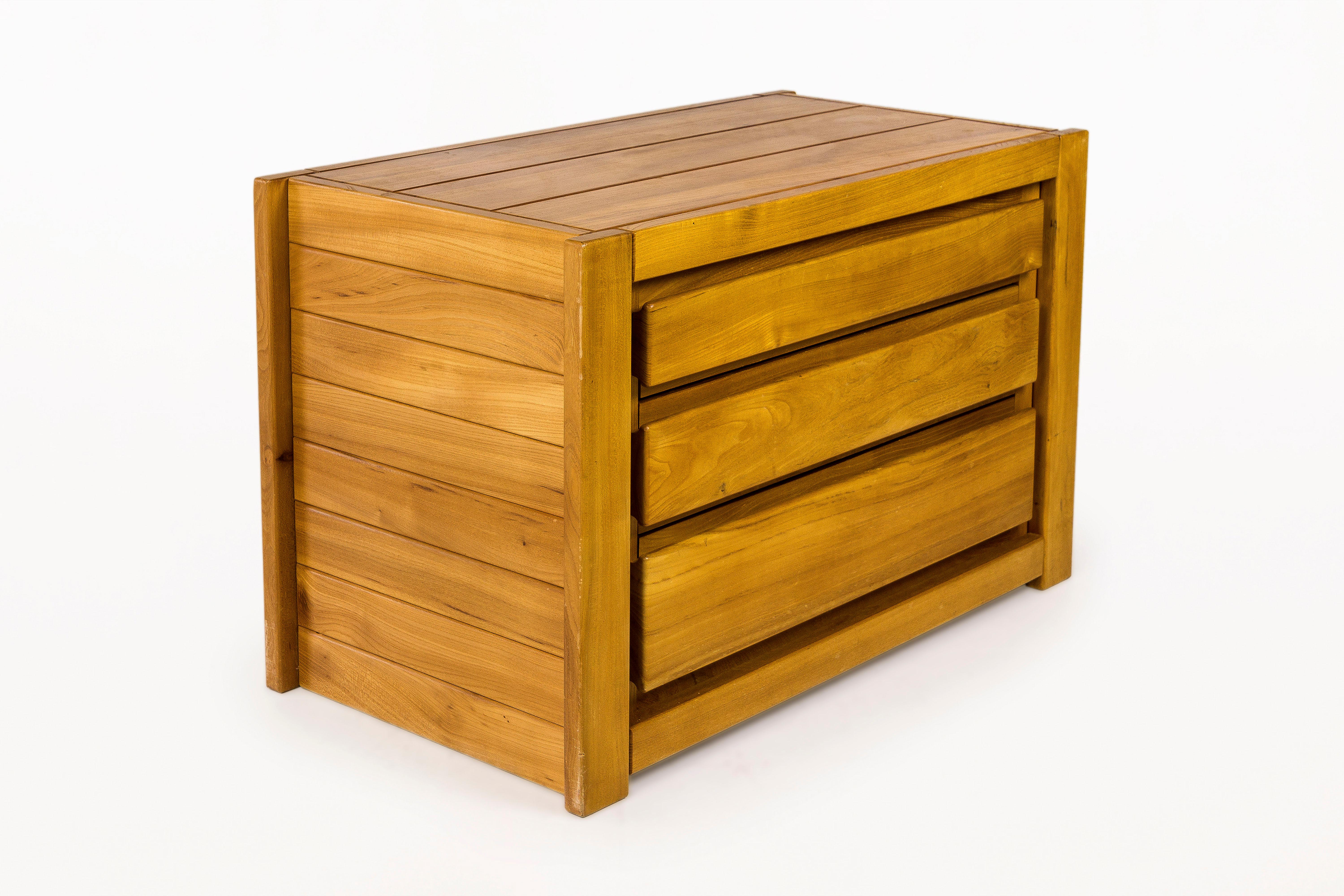 Mid-Century Modern Pair of Maison Regain Chest of Drawers, circa 1960, France