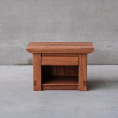 Paire de tables de chevet en orme de la Maison Regain du milieu du siècle dernier