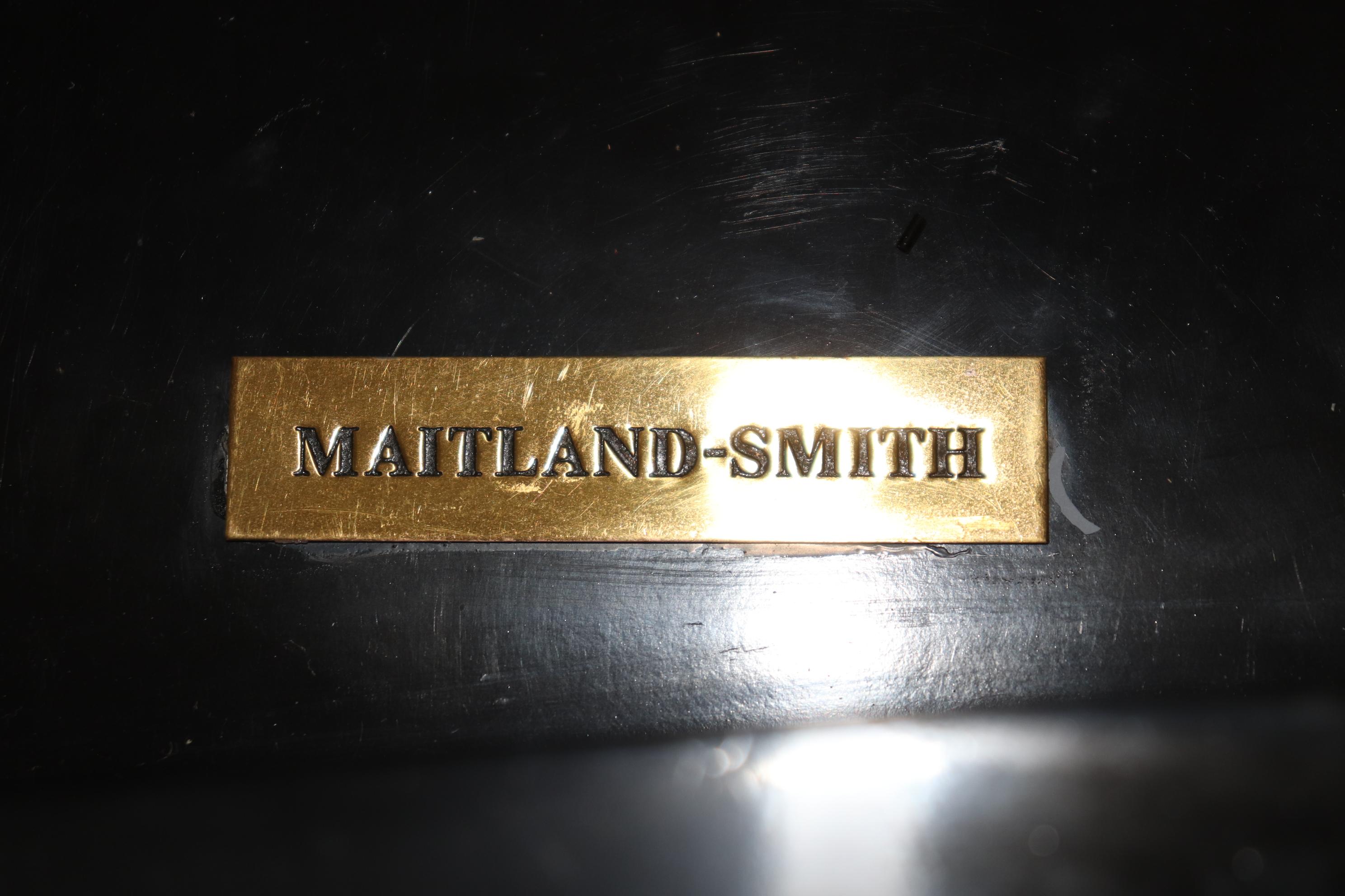 Coppia di grandi comò decorati con vernice nera a cineserie di Maitland Smith in vendita 9