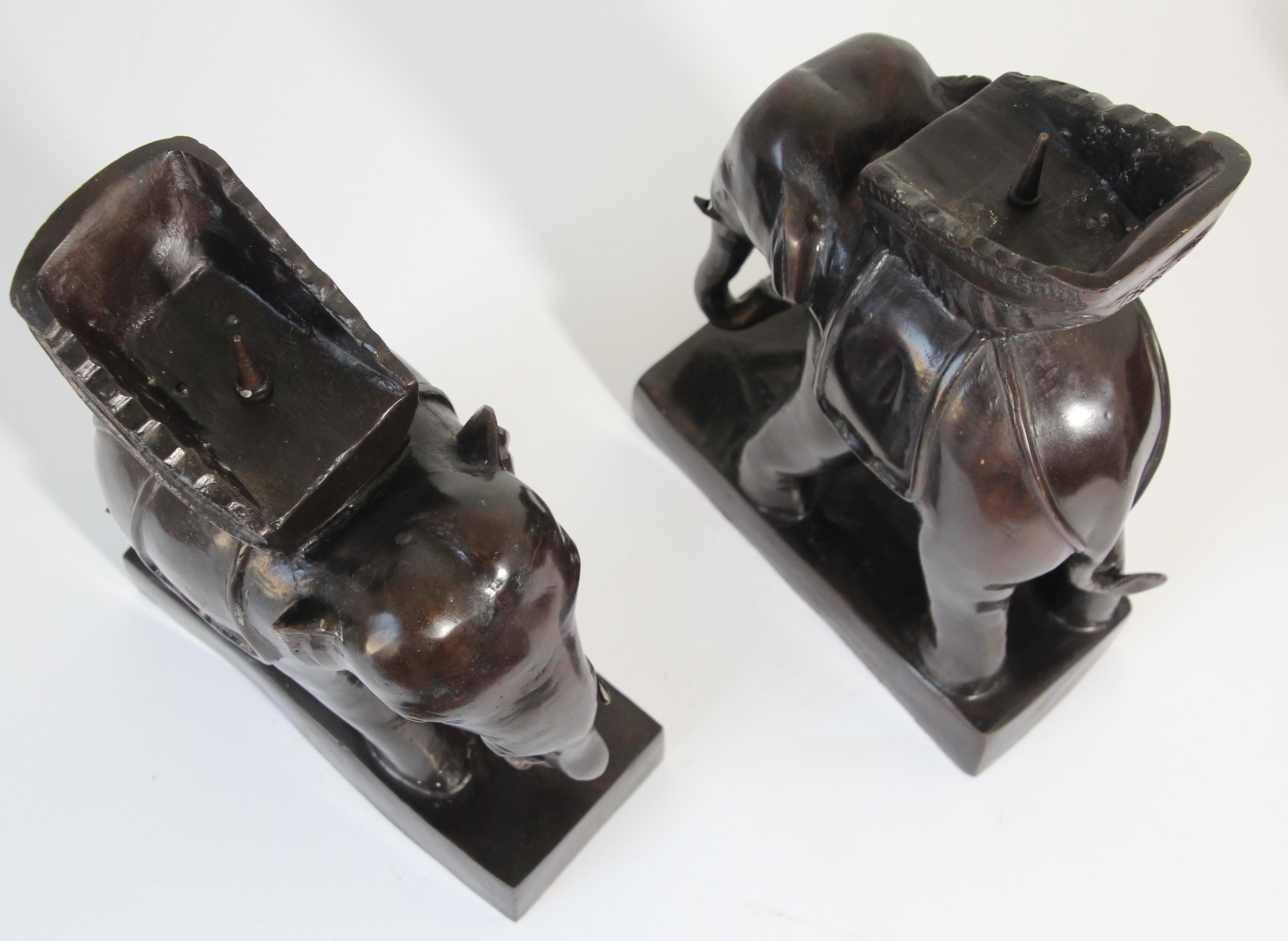 Pareja de candelabros Maitland Smith Bronce Elefante Vintage en venta 10