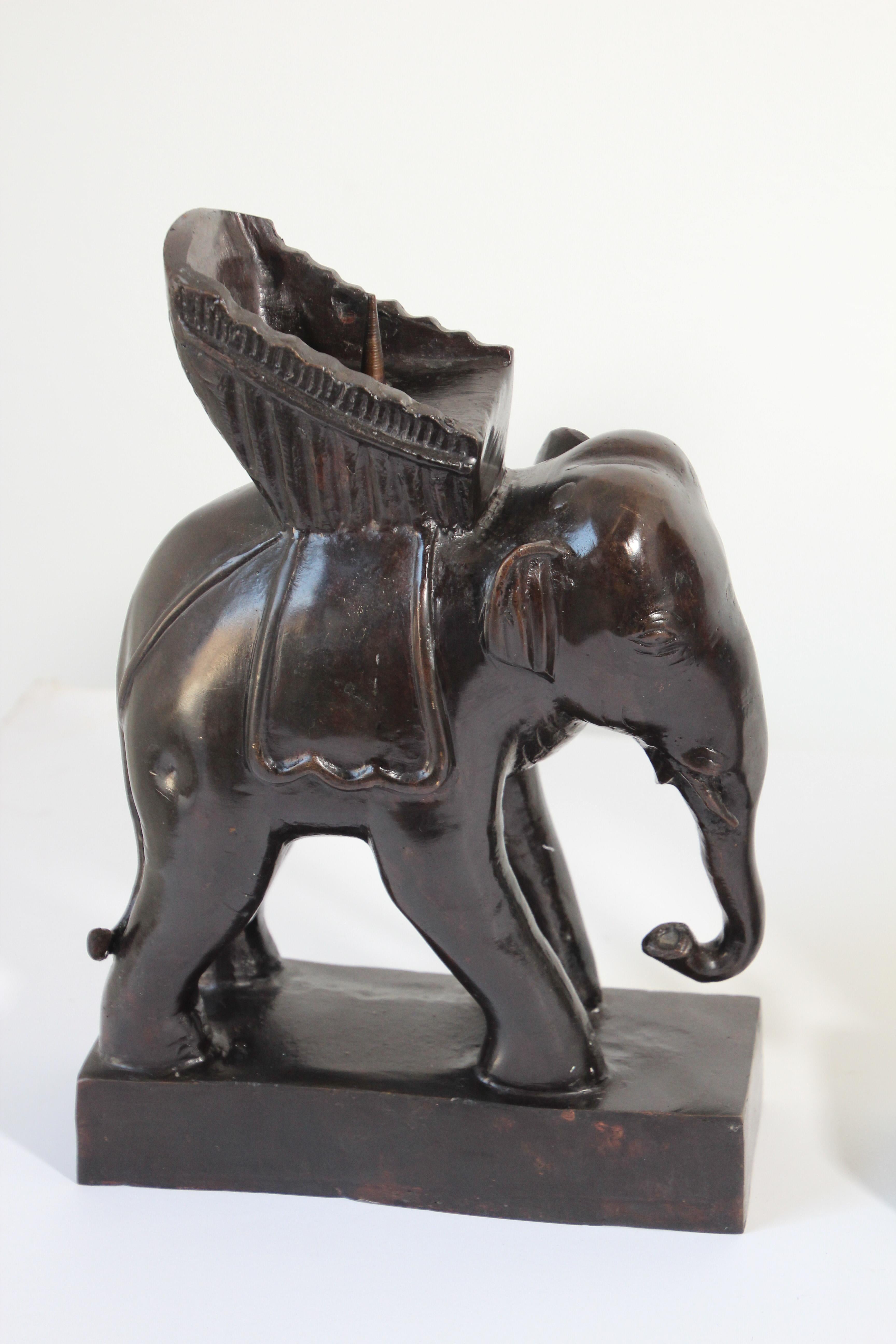 Paar Maitland Smith Bronze Elefant Vintage Kerzenständer, Elefant im Zustand „Gut“ im Angebot in North Hollywood, CA