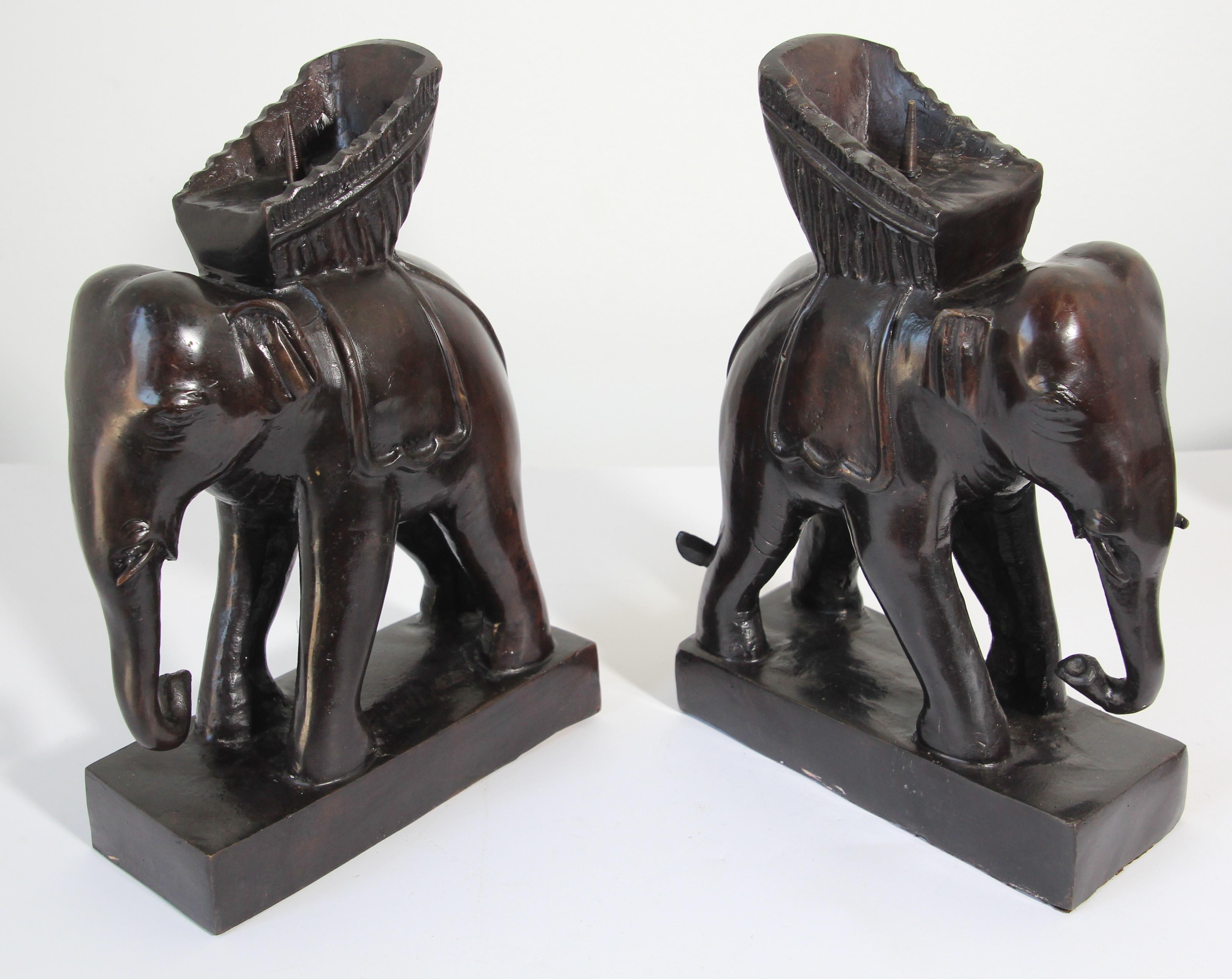 Paire de bougeoirs vintage Maitland Smith en bronze représentant un éléphant en vente 1