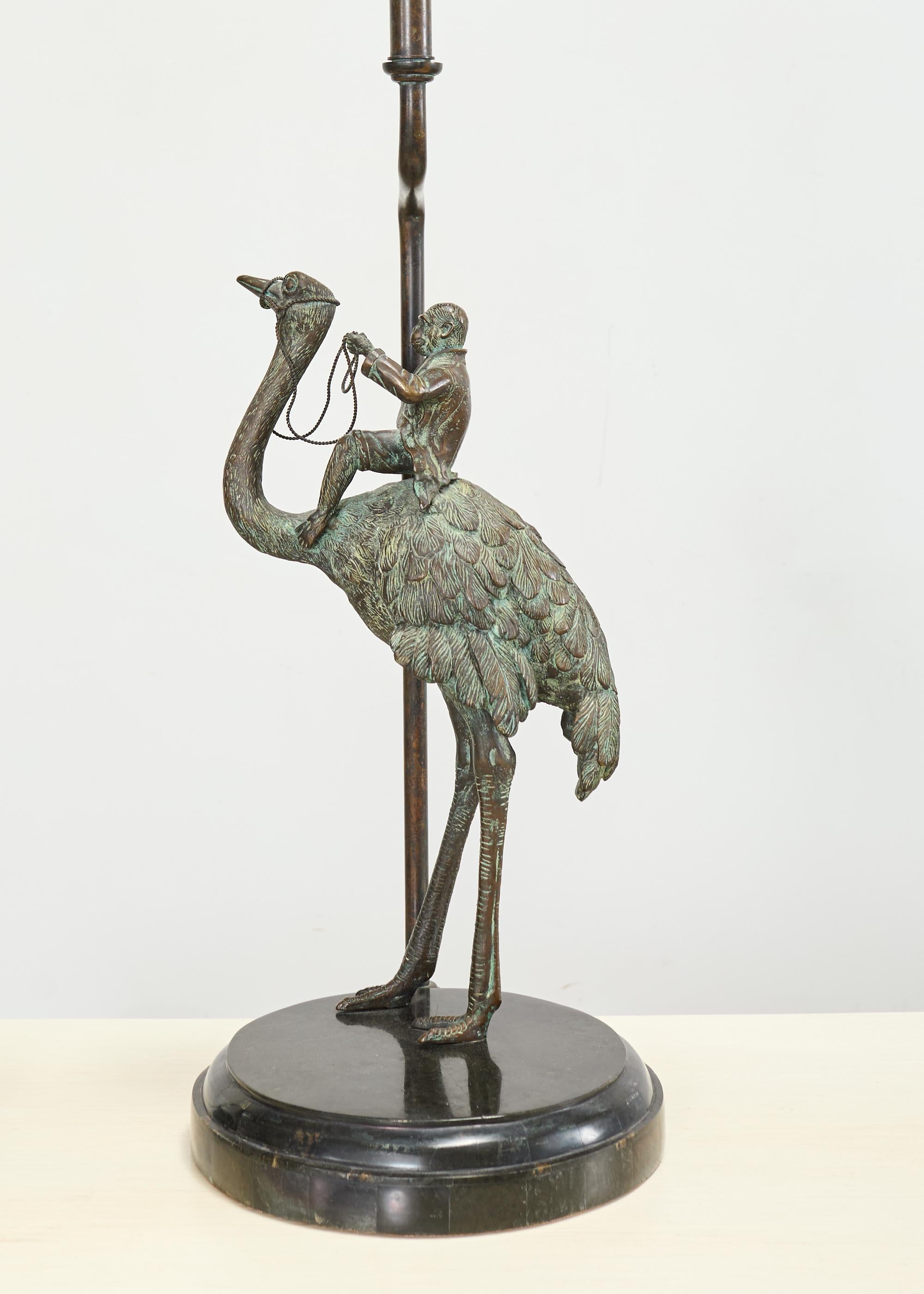 Philippin Paire de lampes de table en bronze Maitland Smith à l'effigie de l'autruche en vente