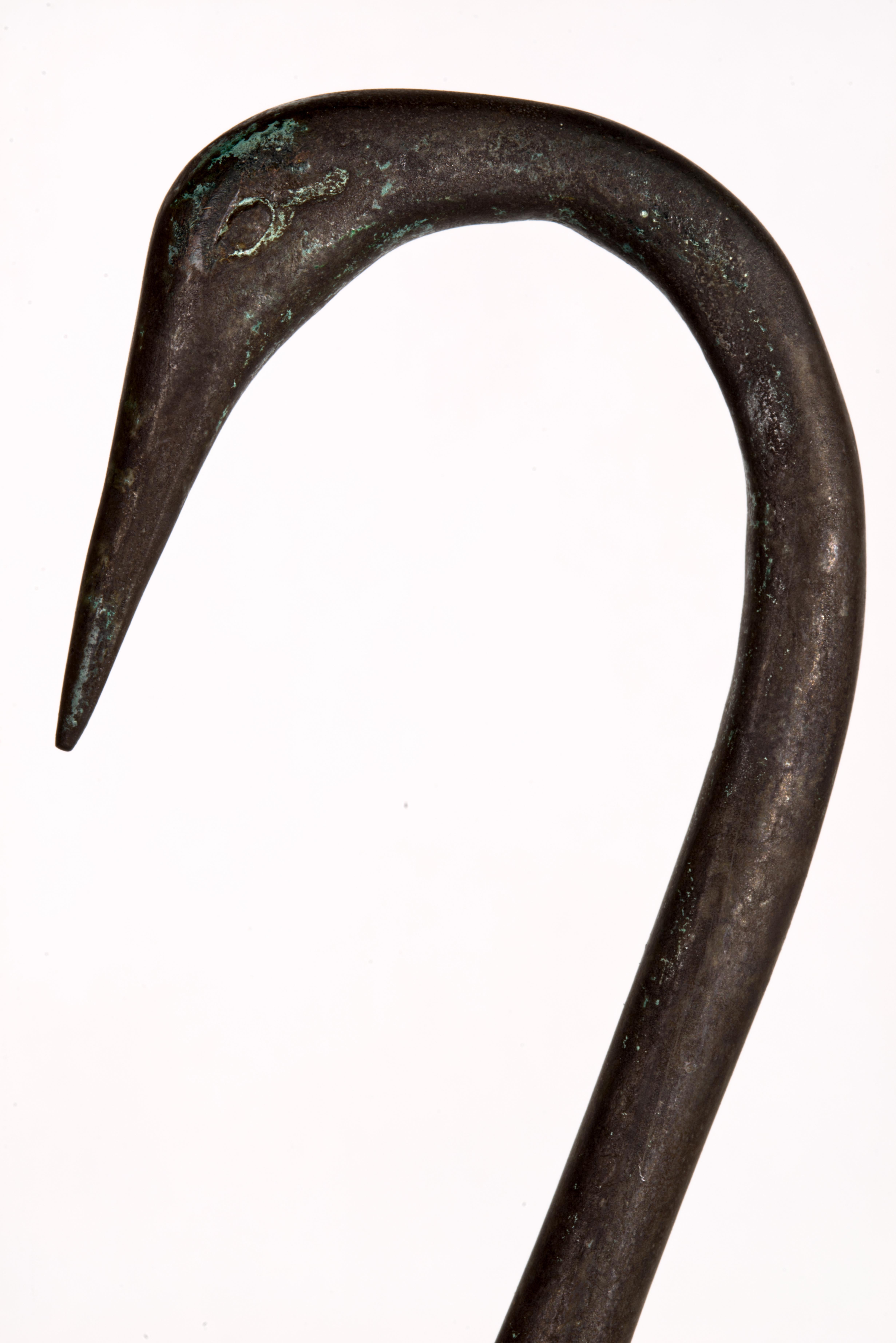 Coppia di grandi sculture di uccelli in bronzo e marmo di Maitland Smith & Smith, con etichetta in vendita 9