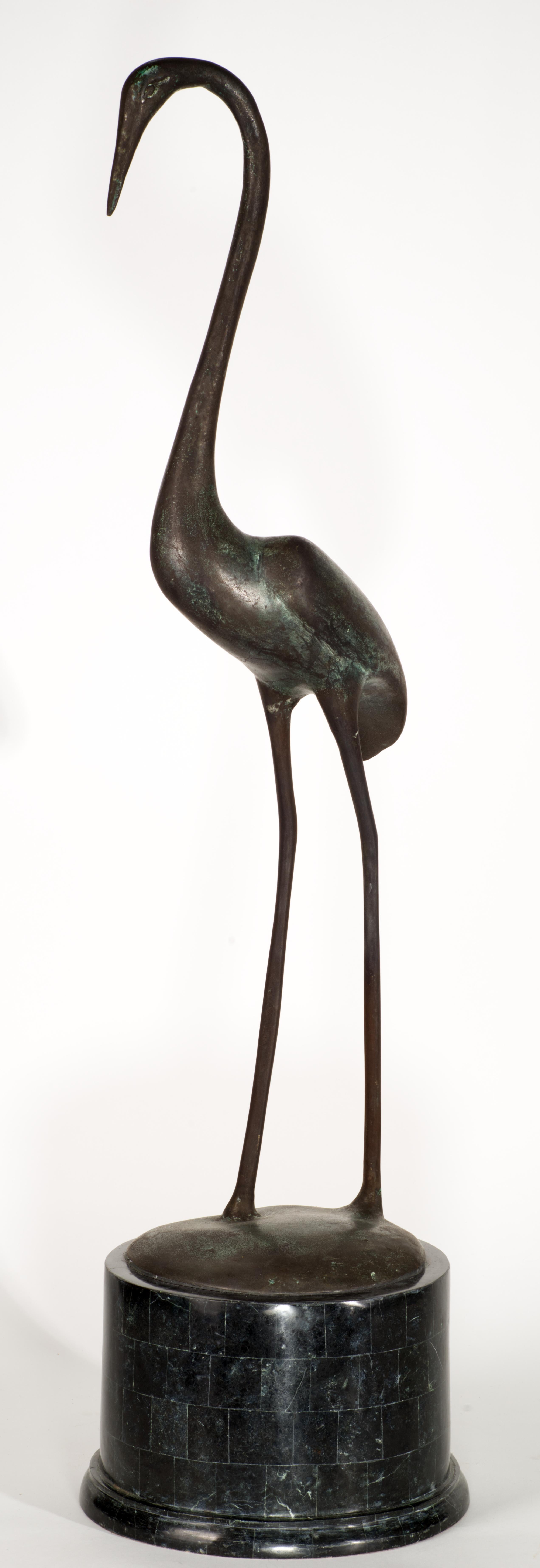 Coppia di grandi sculture di uccelli in bronzo e marmo di Maitland Smith & Smith, con etichetta in vendita 1
