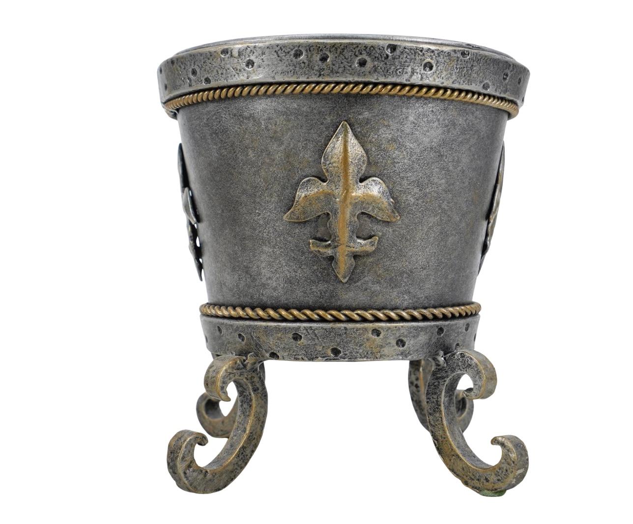 Pair Of Maitland Smith Metal Planters In Good Condition For Sale In Bradenton, FL