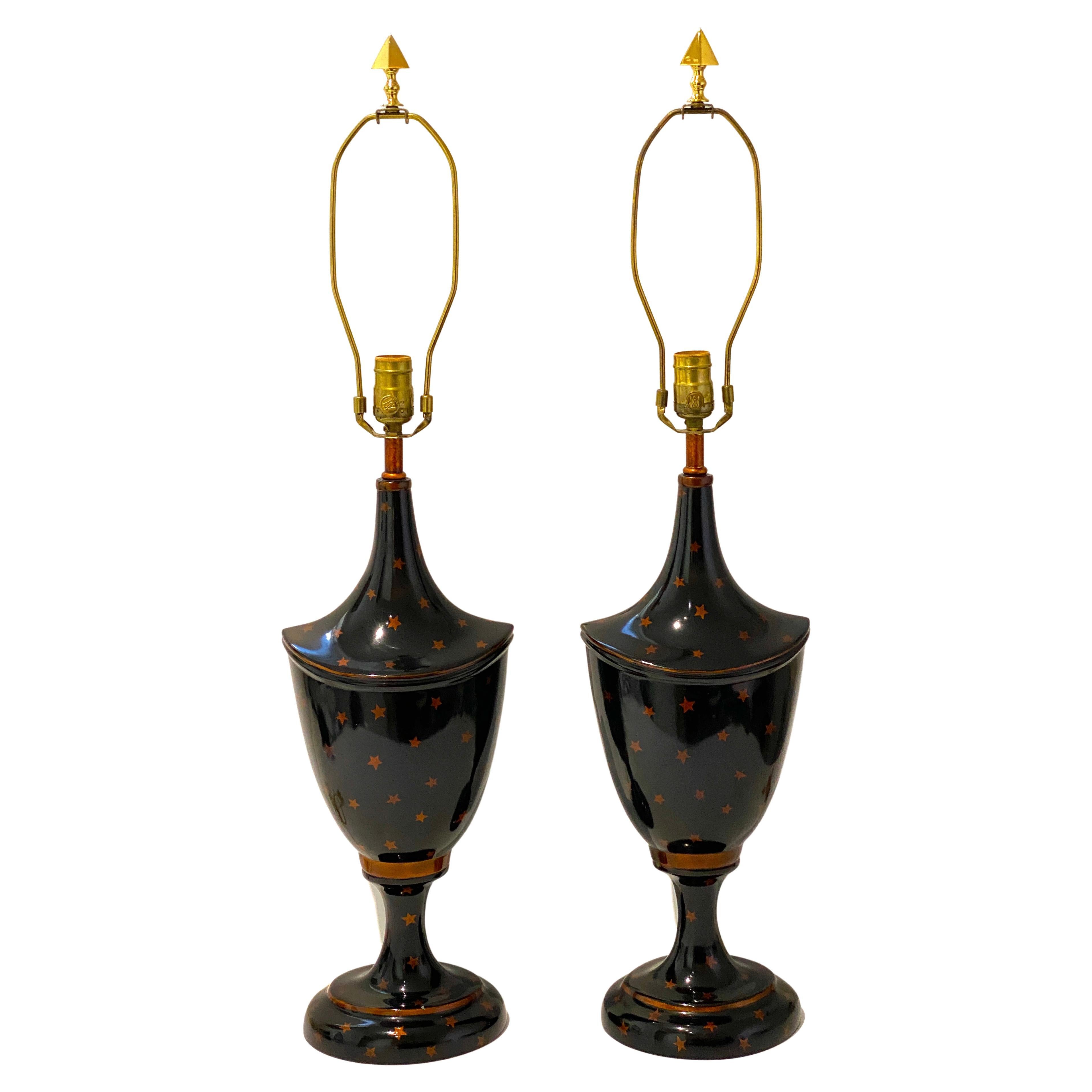 Paar Maitland Smith Regency-Tischlampen in Regency-Form