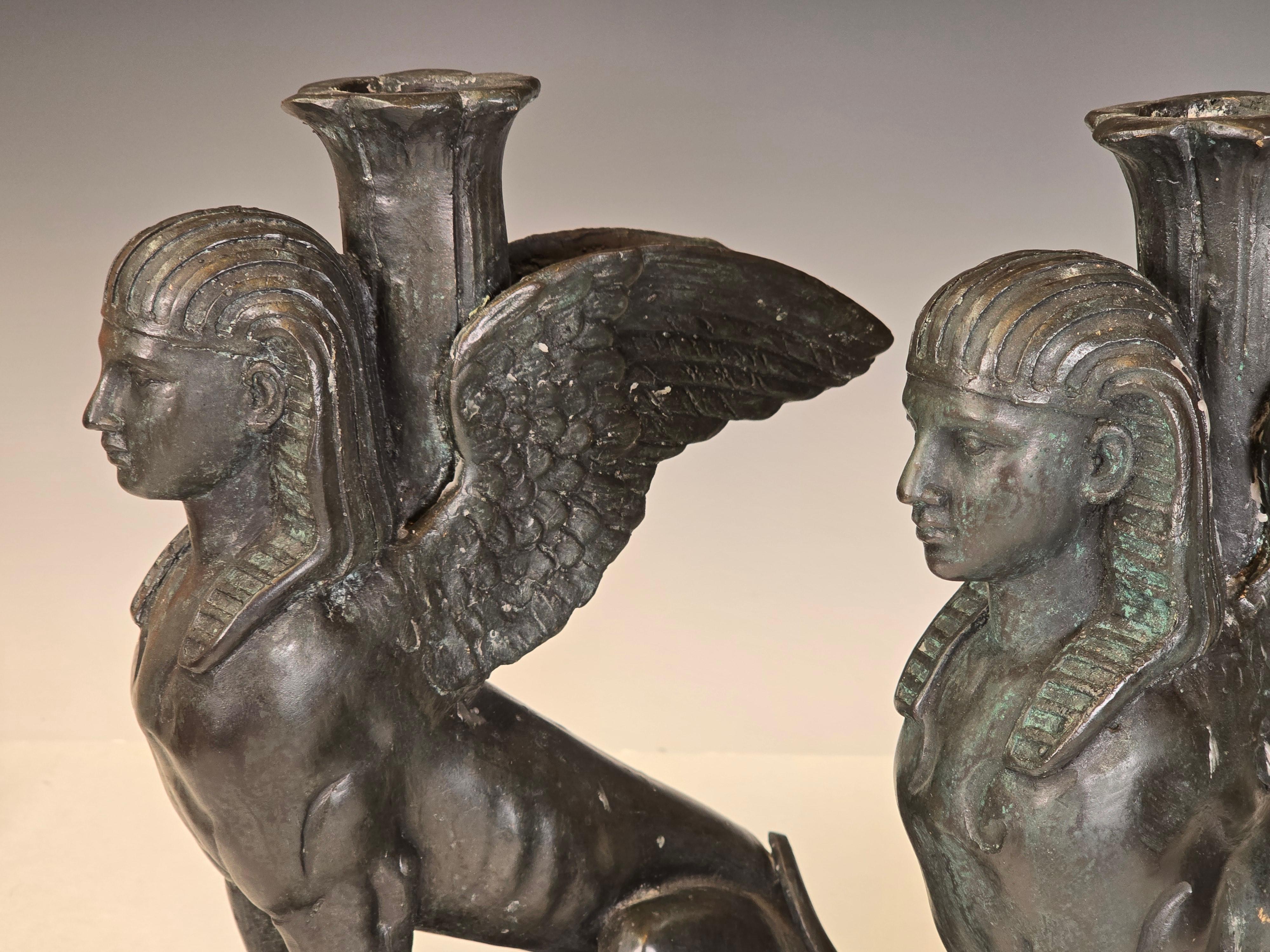 Fine XX secolo Coppia di candelieri Sphinx di Maitland Smith in vendita