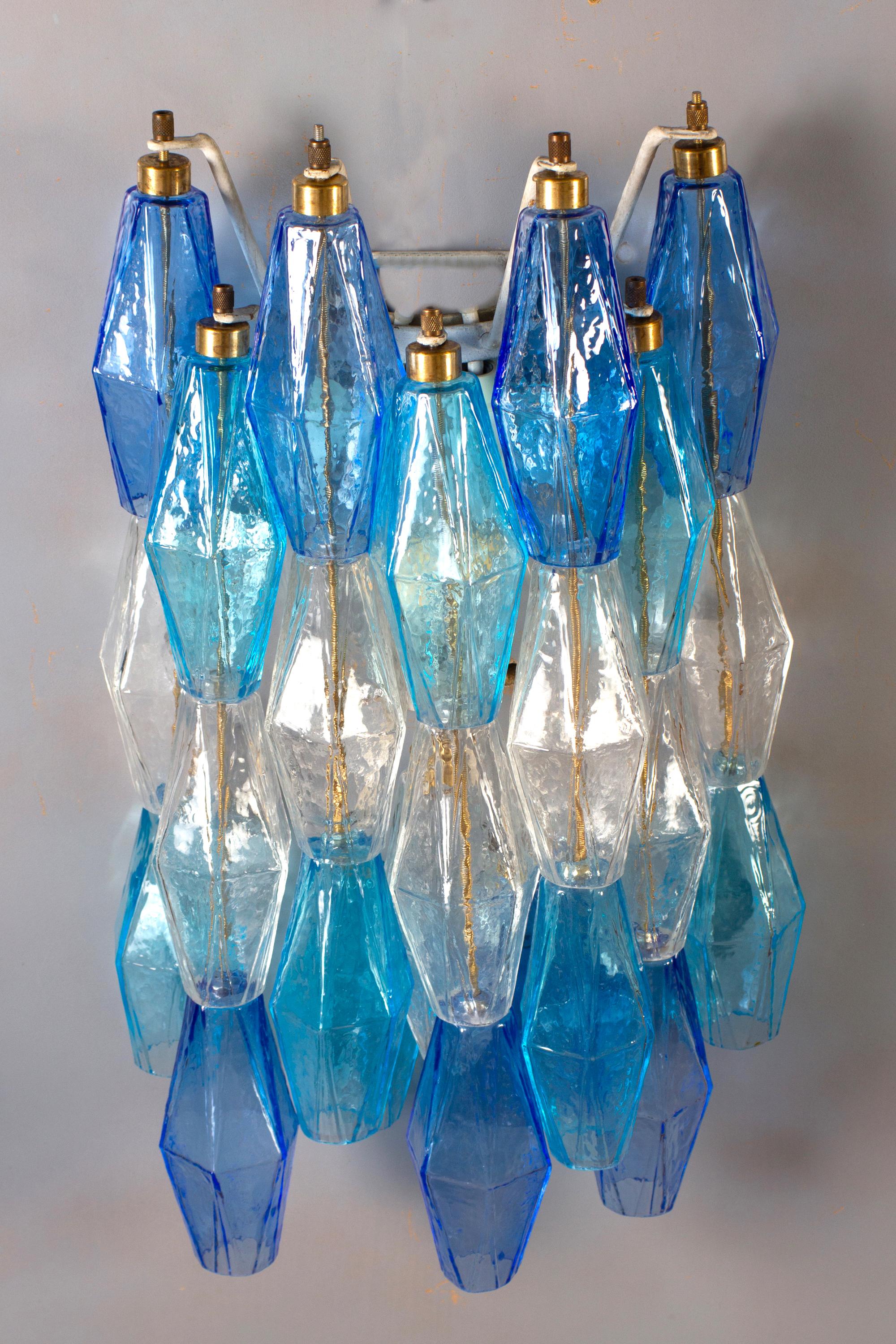 Coppia di maestosi lampadari Poliedri color zaffiro in vetro di Murano in vendita 7